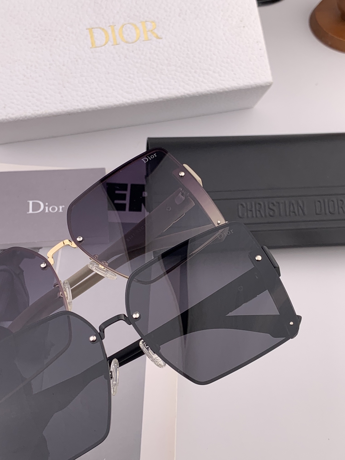 P228 DIOR 2025 Sunglasses: Stylish, Lightweight, Metal Frameless Design for Fashionable Women - 图片 7