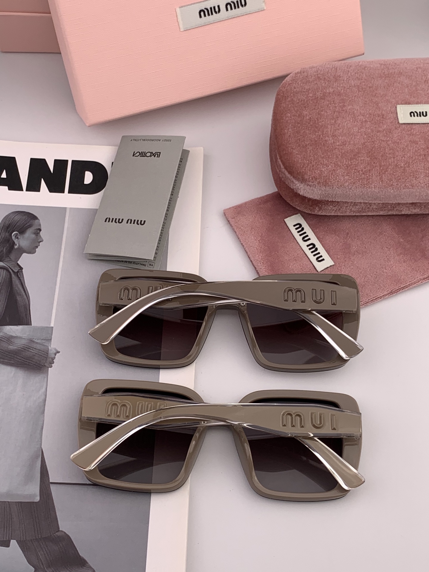   MIUMIU/缪缪🖇🖇2025🌟闪耀新款璀璨登台 ❤❤太阳镜潮品 精致个性设计简约时尚 专柜品质值得