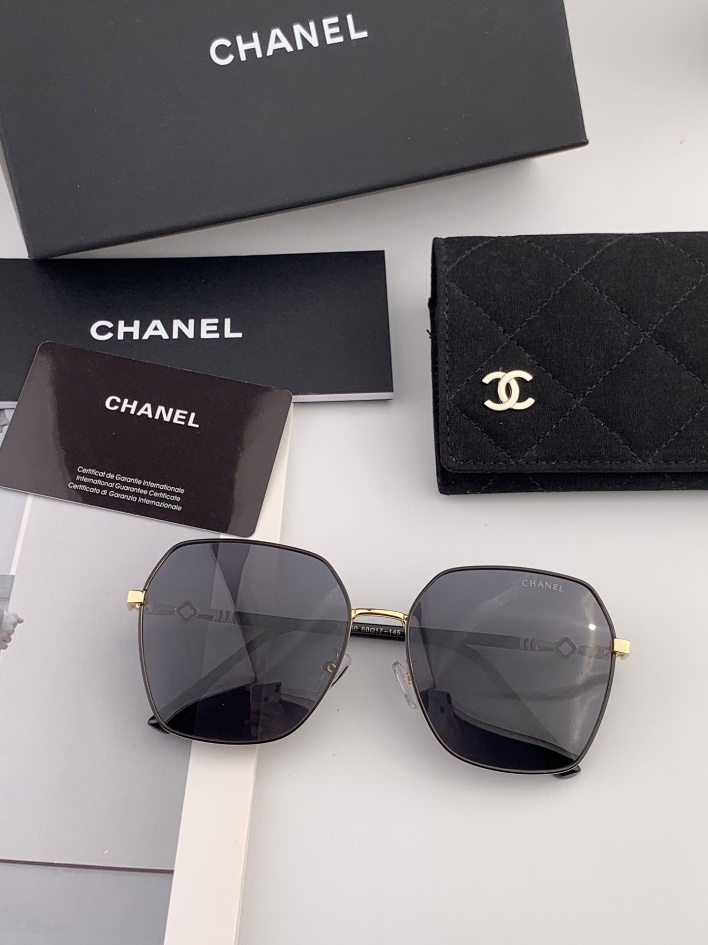    🔺 香奈儿 🔻2025官方新款 众多明星同款色‼️‼️新款大框偏光墨镜 🌈🌈宝丽来超清加厚太阳镜🔝