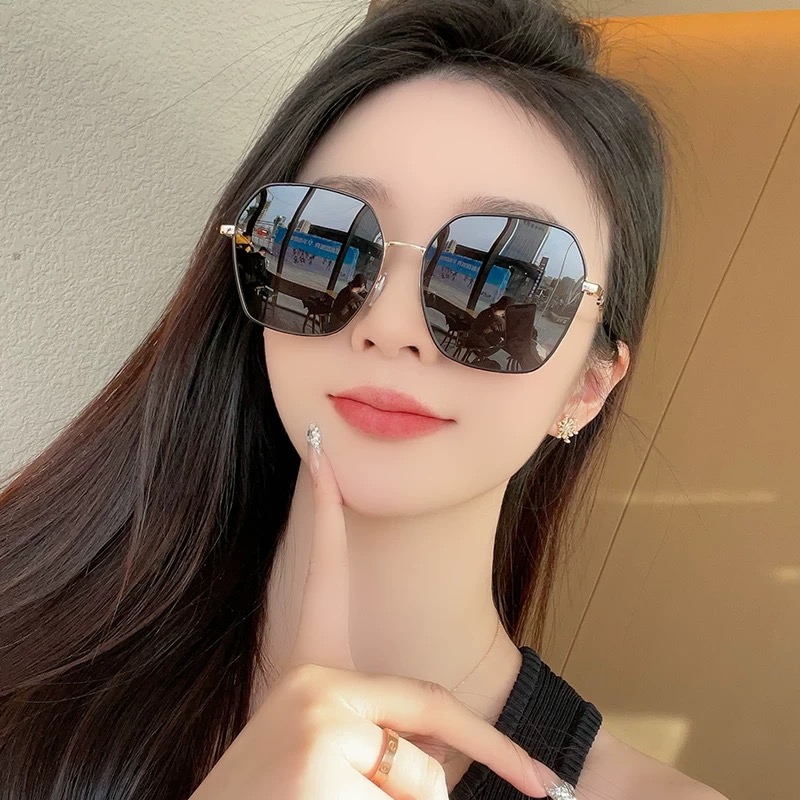    🔺 香奈儿 🔻2025官方新款 众多明星同款色‼️‼️新款大框偏光墨镜 🌈🌈宝丽来超清加厚太阳镜🔝