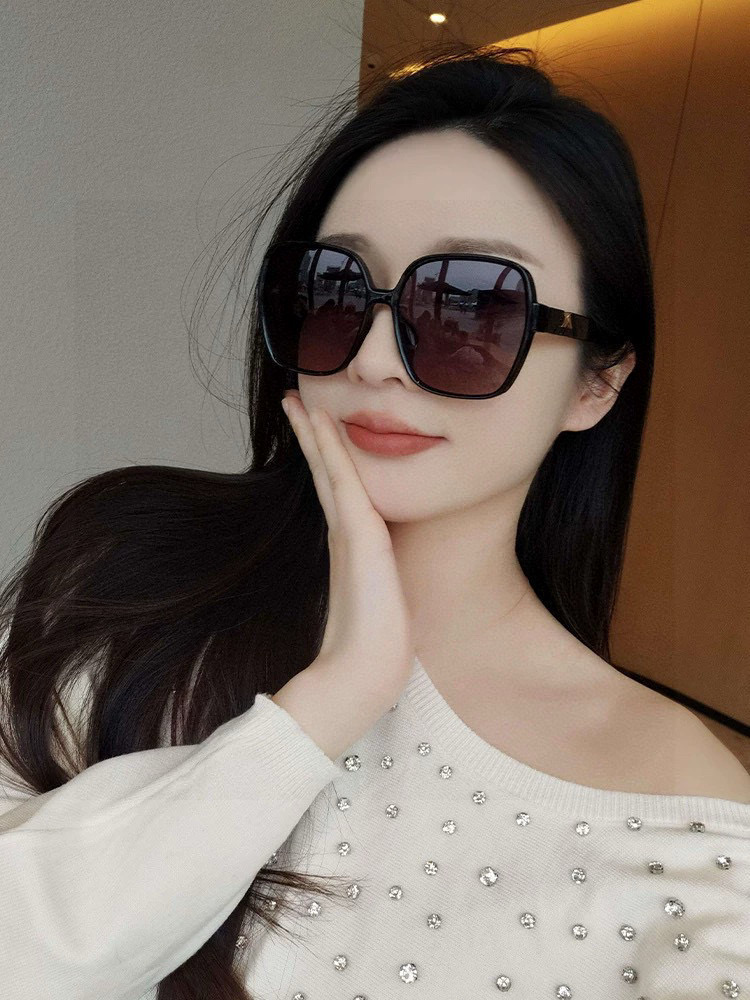 NO:366569,[Chanel] 2025 new spring model trendy fashion square polarized sunglasses high quality comfortable to wear Internet celebrity trendy sunglasses Model CH5108 glasses sunglasses, glasses, chanel19860909【香奈儿】2025开春新款 潮流爆款 时尚方框偏光太阳镜 高品质 佩戴舒适 网红潮款墨镜 型号CH5108眼镜墨镜太阳镜,眼镜,chanel,glasses