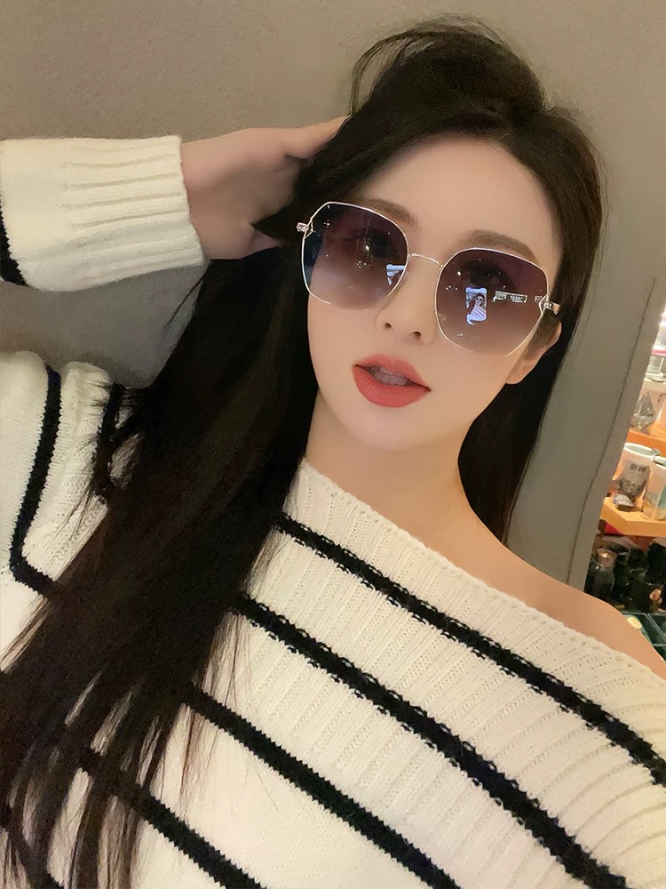 Chanel’s Latest Sunglasses: Unique Style and Comfort for Spring/Summer - 图片 2