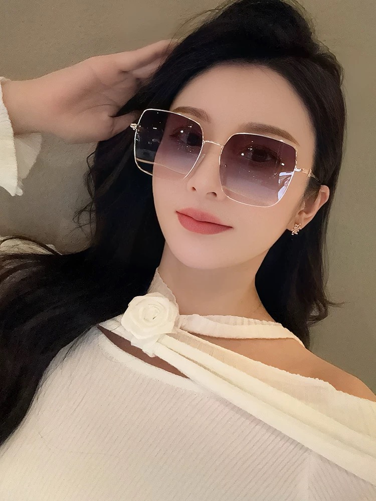 Chanel’s Latest Sunglasses: Unique Style and Comfort for Spring/Summer