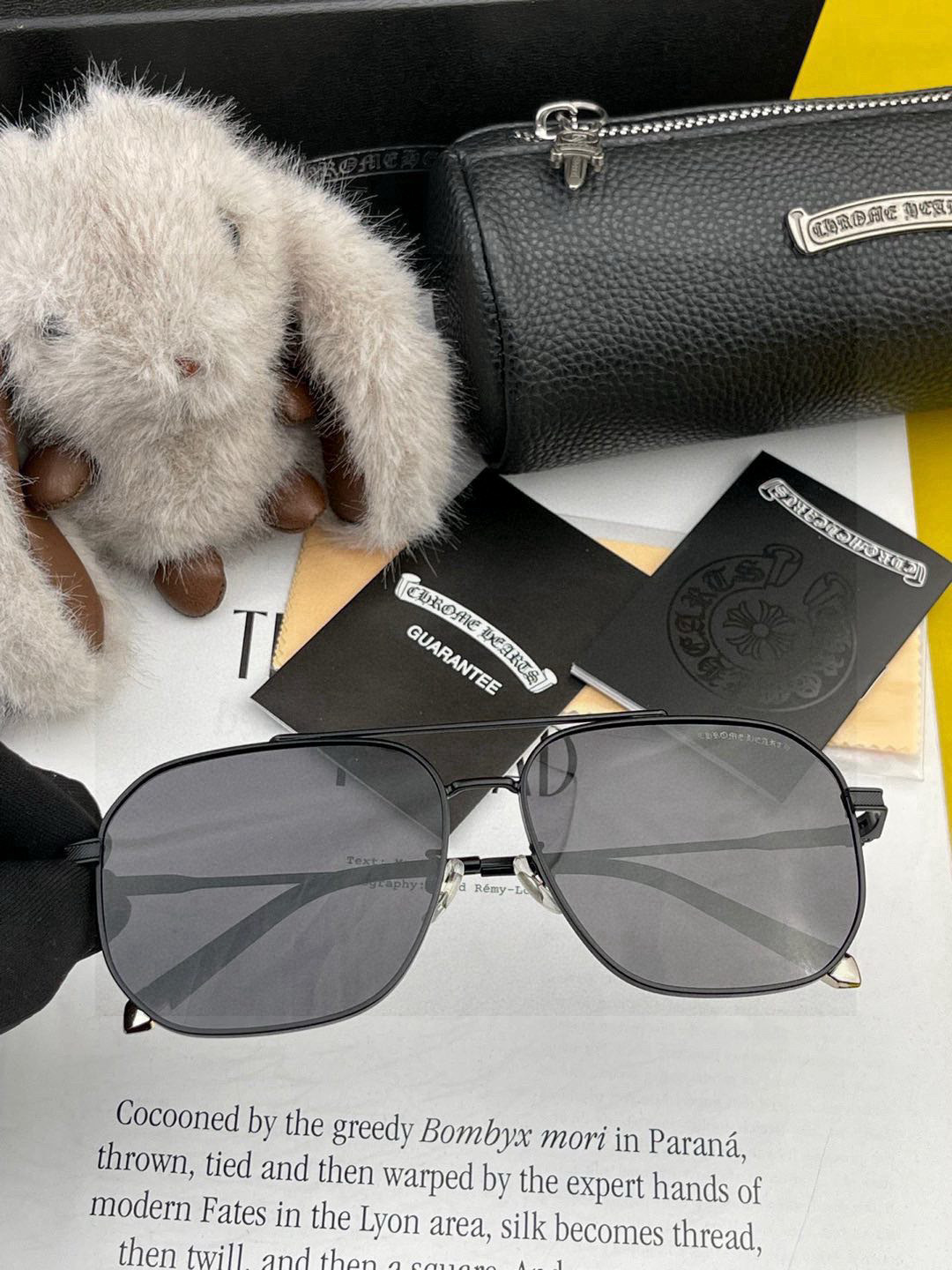   CHROME HEART 克罗心新款太阳眼镜 太阳镜墨镜 风镜设计理念！ KLX2861