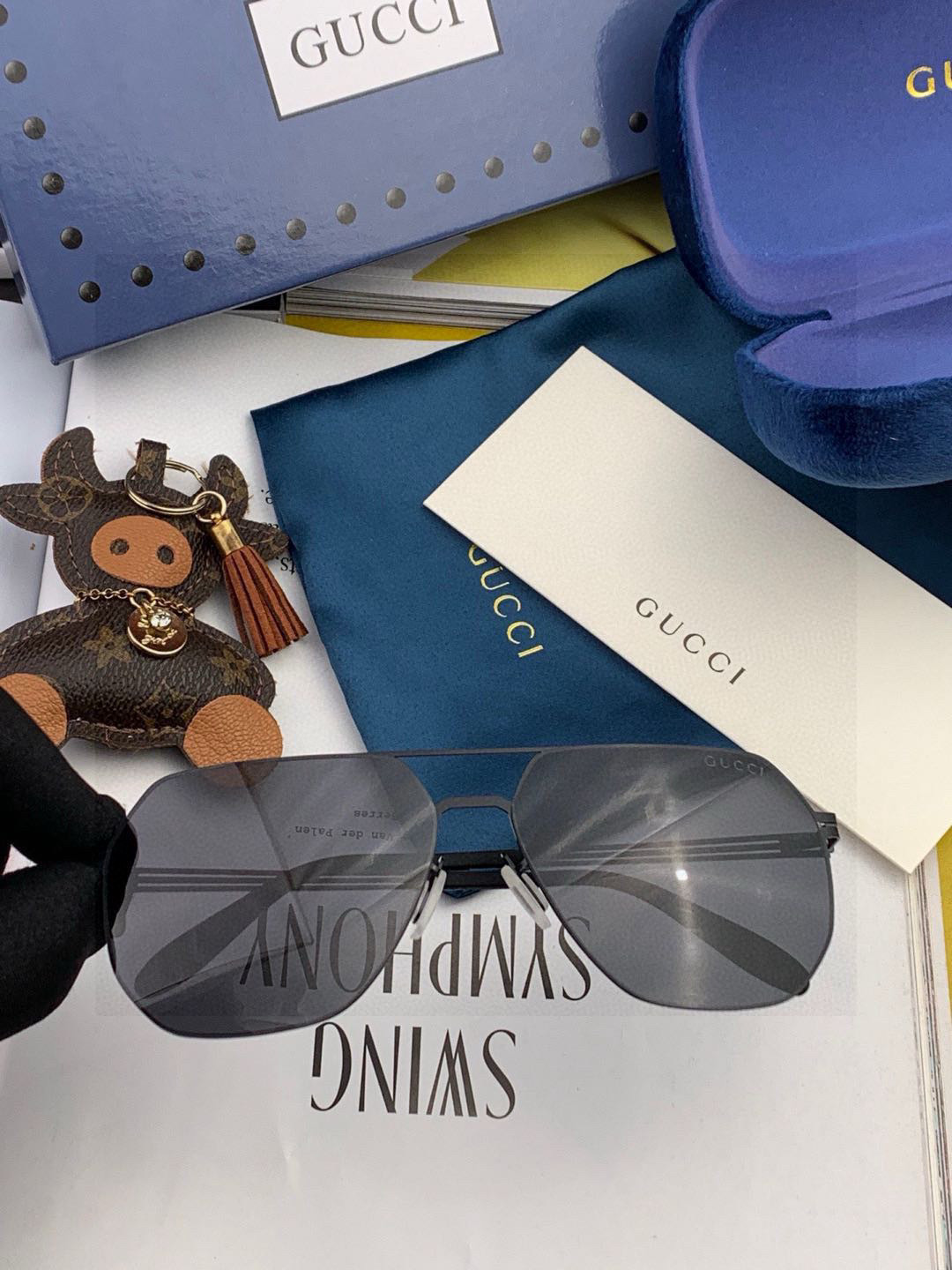 ♦️ GUCCI 2025新款男女情侣款太阳镜多边形墨镜iP电镀永不褪色 超轻超有弹性整幅眼镜无螺丝重要