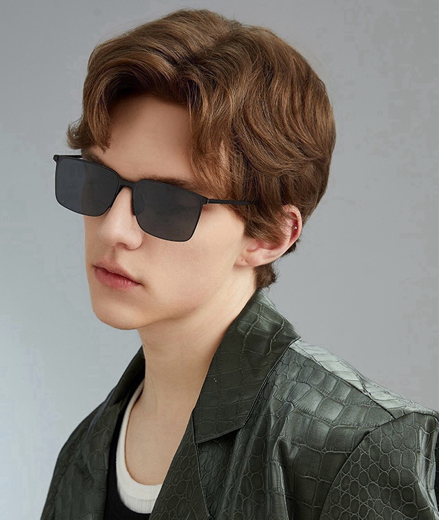         GUCCI 男款炫彩飞行员偏光太阳镜 ❤️材质：高清尼龙加厚卡槽高清偏光镜片 🌹无边框镜