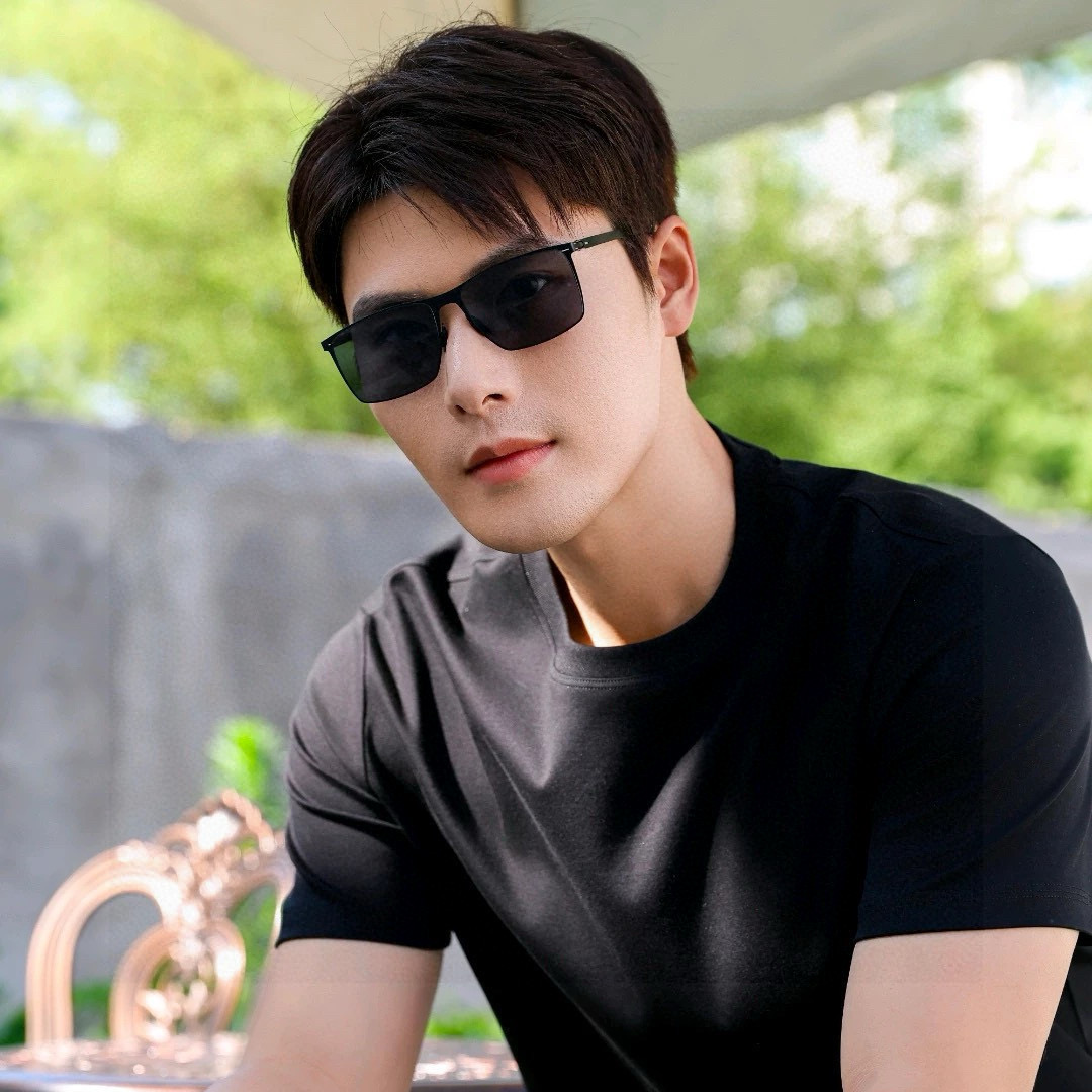 ♦️ GUCCI 2025新款男女情侣款太阳镜多边形墨镜iP电镀永不褪色 超轻超有弹性整幅眼镜无螺丝重要