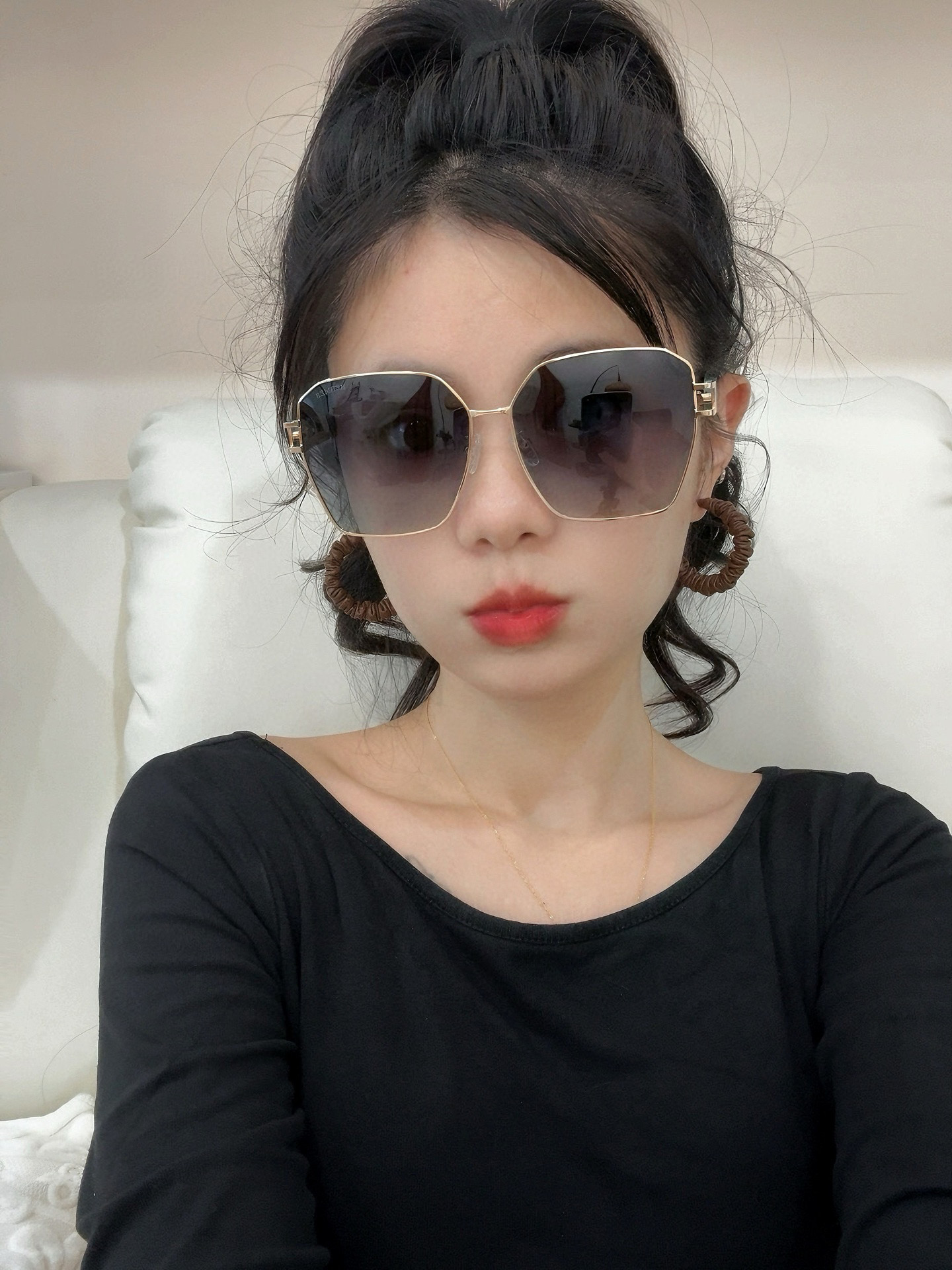 NO:367581,[Polarized Series Sunglasses] HERMES Original shipment Internet celebrity super popular classic luxury global style [Strong] [Cool] [Kiss] Fashion square frame sunglasses [Queen] Extraordinary temperament Classic large frame style sunglasses [Basketball] Top quality Luxury logo Genuine high quality Model H5108 glasses sunglasses, glasses, hermes, hermes, hermes19860909【偏光系列太阳镜】HERMES 爱马仕 原版出货 网红超爆款经典奢华全球风[强][酷][亲亲] 时尚方框太阳镜[得意] 气质非凡 经典大框款式太阳眼镜[篮球] 顶级品质 奢华logo 正版高质量 型号H5108眼镜墨镜太阳镜,眼镜,hermes,hermes,glasses