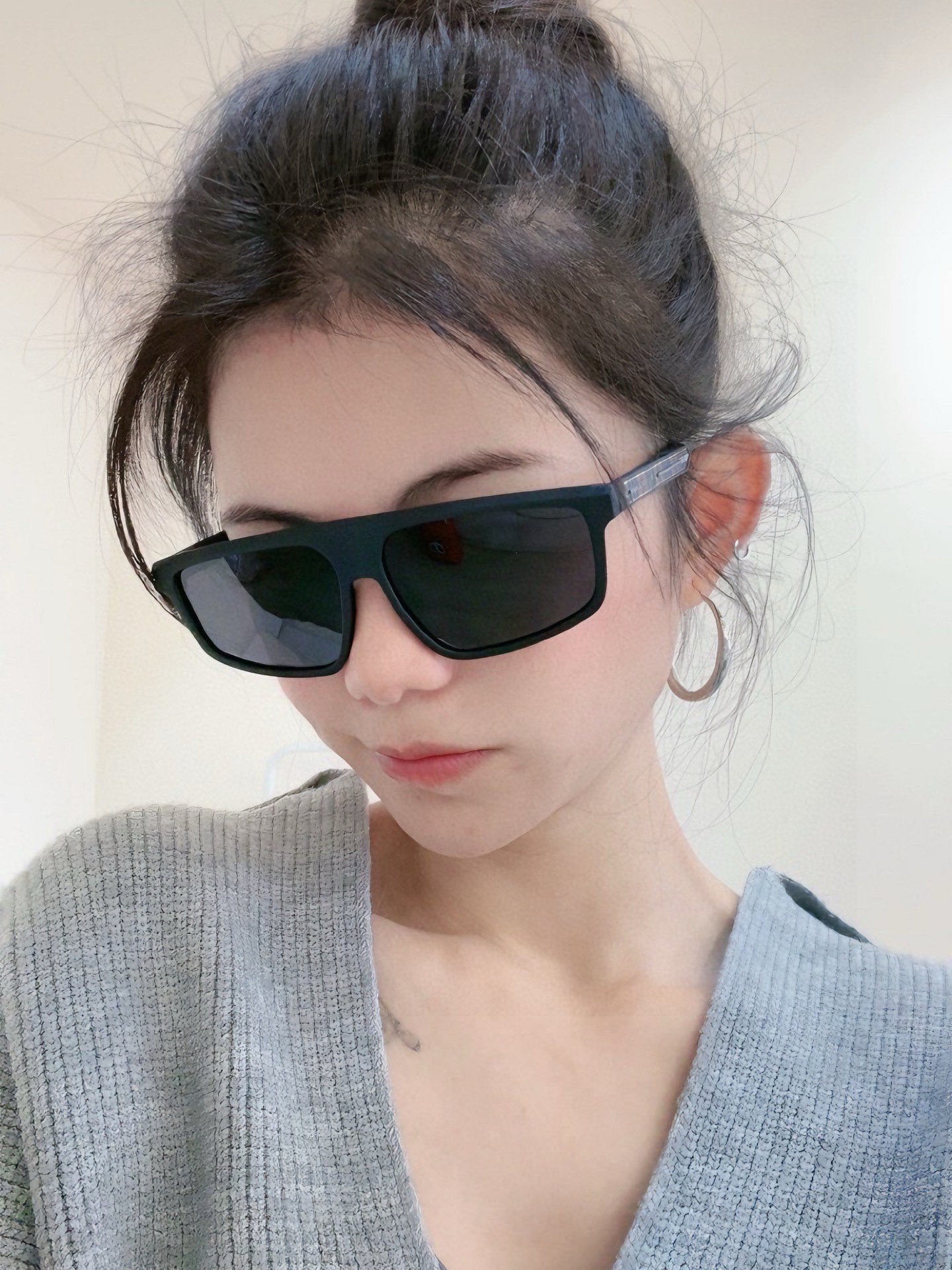 NO:367568,[Polarized series sunglasses] Original shipment Burberry Internet celebrity super popular classic luxury global style [Strong] [Cool] [Kiss] Fashion square frame sunglasses [Queen] Extraordinary temperament Classic large frame style sunglasses [Basketball] Top quality luxury logo Model B12402 glasses sunglasses, glasses, burberry19860909【偏光系列太阳镜】原版出货 巴宝莉网红超爆款经典奢华全球风[强][酷][亲亲] 时尚方框太阳镜[得意] 气质非凡 经典大框款式太阳眼镜[篮球] 顶级品质 奢华logo 型号B12402眼镜墨镜太阳镜,眼镜,burberry,glasses