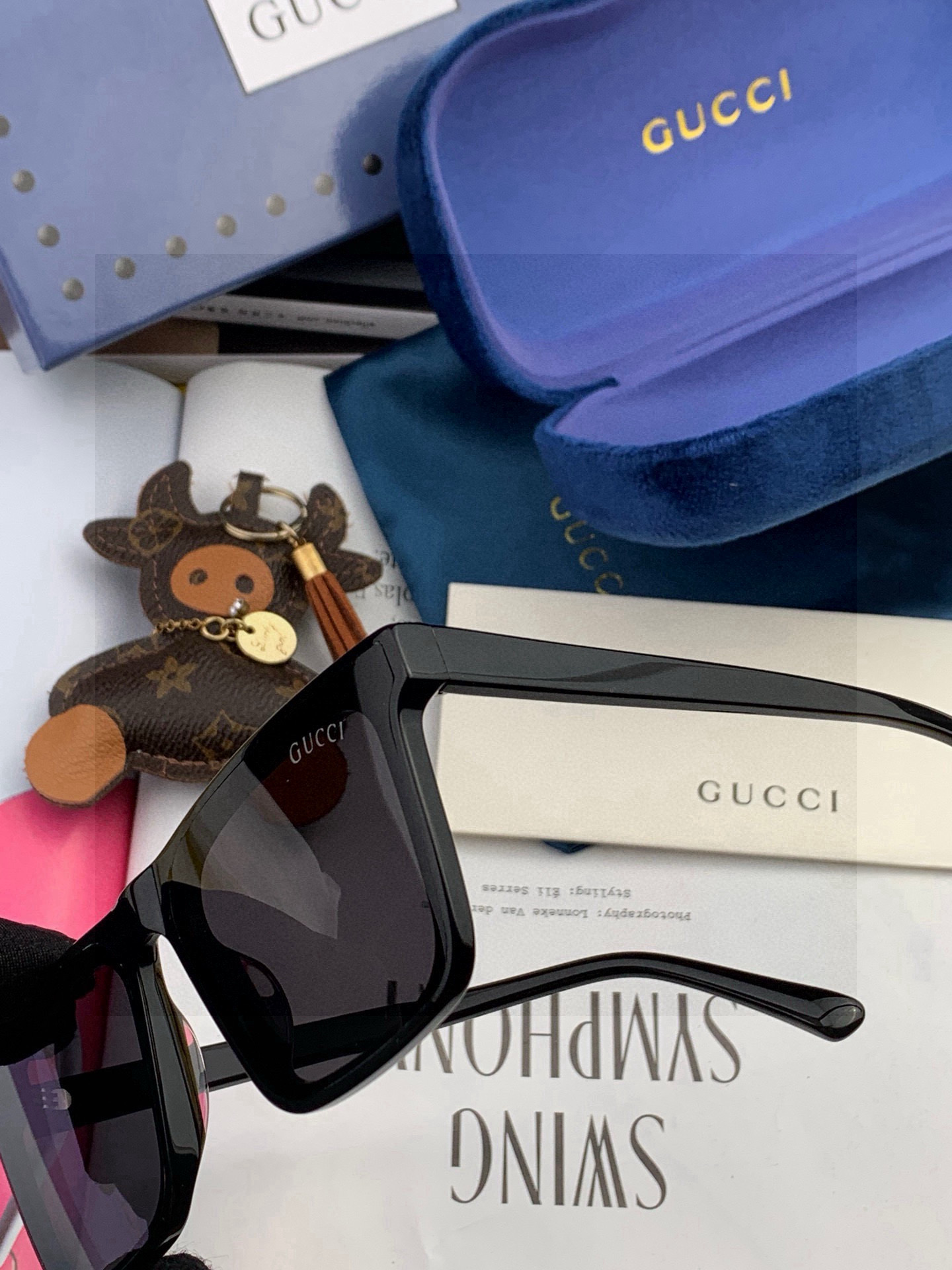  连体镜GUCCI2025开春新款一体镜 大框太阳镜男女同款 😎 
爆款大框尼龙太阳镜 超逼格超酷 
镜