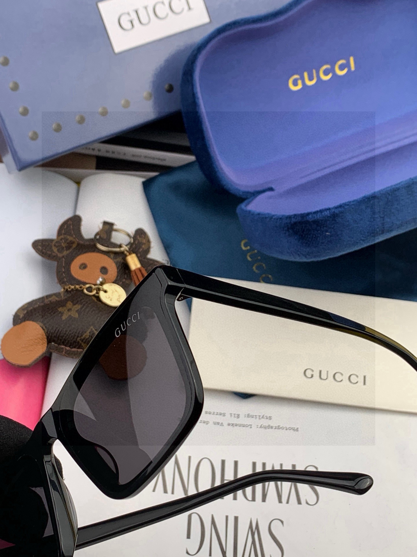 连体镜GUCCI2025开春新款一体镜 大框太阳镜男女同款 😎 
爆款大框尼龙太阳镜 超逼格超酷 
镜