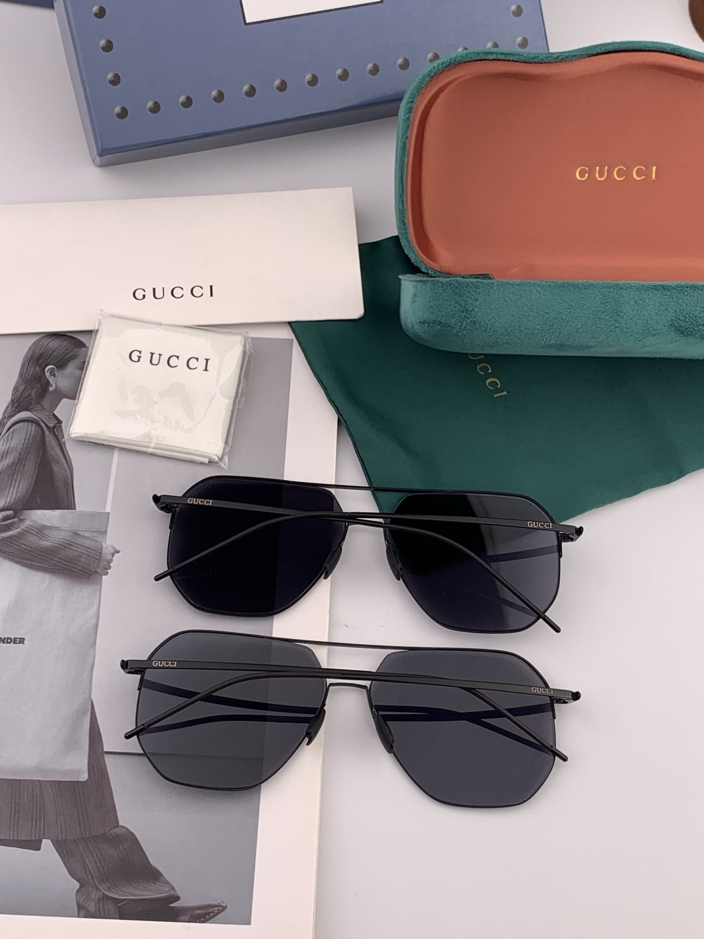        GUCCI 男款炫彩飞行员偏光太阳镜 ❤️材质：高清尼龙加厚卡槽高清偏光镜片 🌹无边框镜架