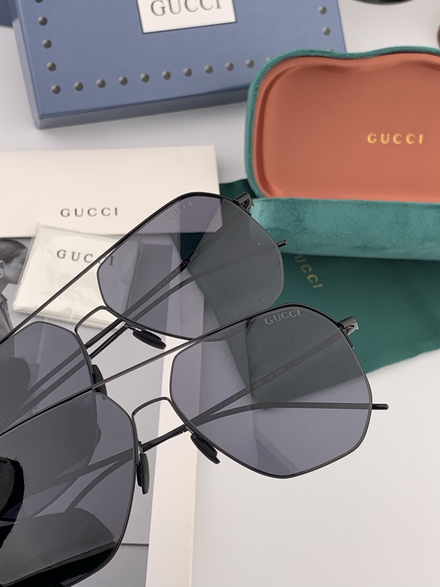        GUCCI 男款炫彩飞行员偏光太阳镜 ❤️材质：高清尼龙加厚卡槽高清偏光镜片 🌹无边框镜架