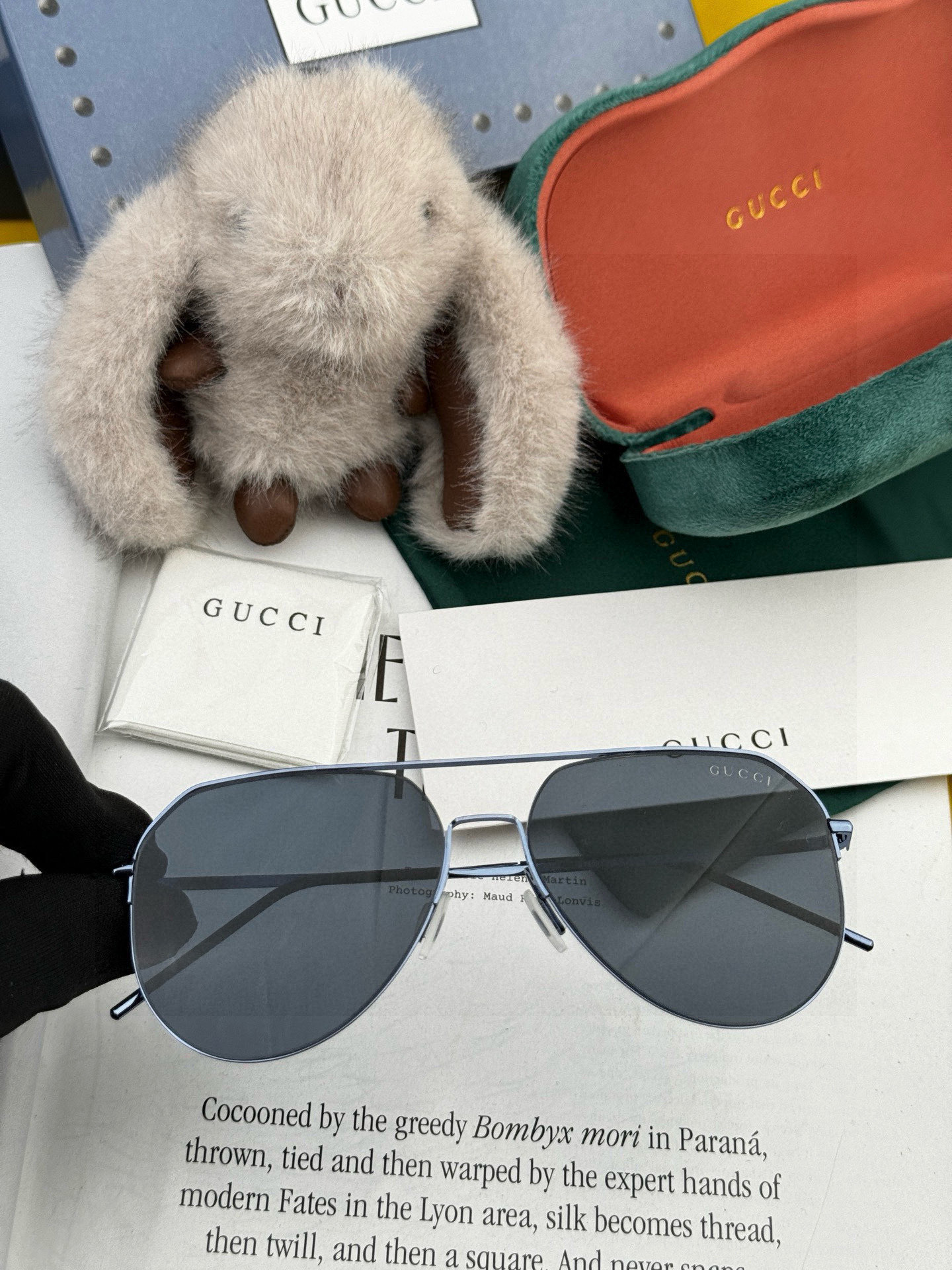         GUCCI 男款炫彩飞行员偏光太阳镜 ❤️材质：高清尼龙加厚卡槽高清偏光镜片 🌹无边框镜