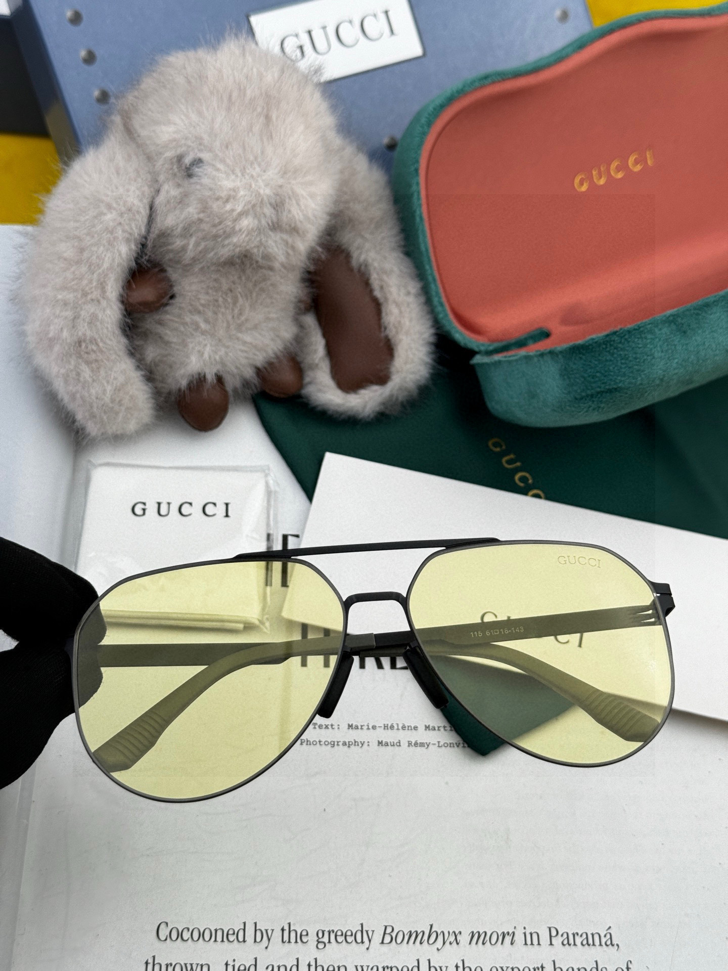       GUCC* 2025 新款男女情侣款太阳iP电镀永不褪色 卖点：超轻超有弹性整幅眼镜无螺丝重