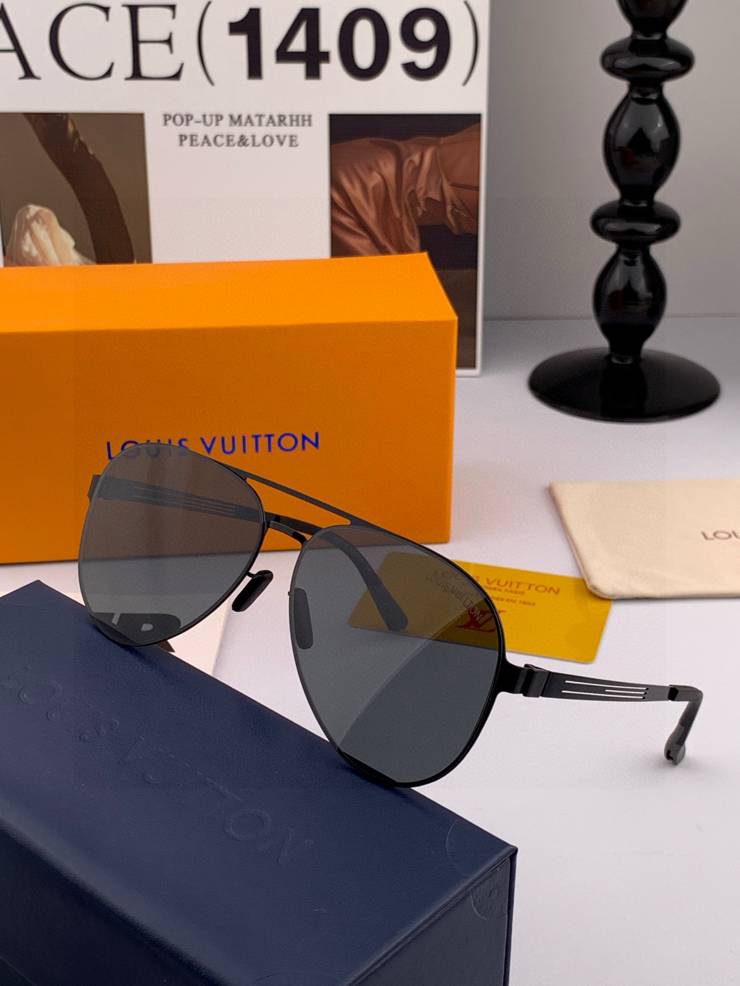 ♦️LV 2025新款男女情侣款太阳镜多边形墨镜iP电镀永不褪色 超轻超有弹性整幅眼镜无螺丝重要的是压不