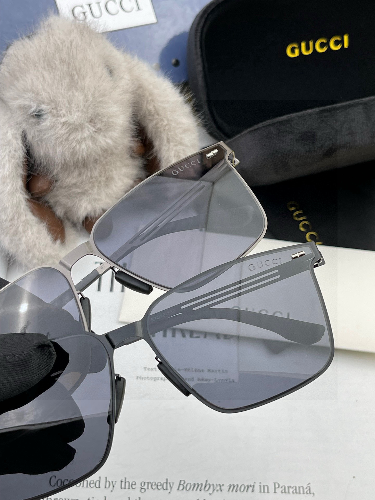        GUCCI 男款炫彩飞行员偏光太阳镜 ❤️材质：高清尼龙加厚卡槽高清偏光镜片 🌹无边框镜架