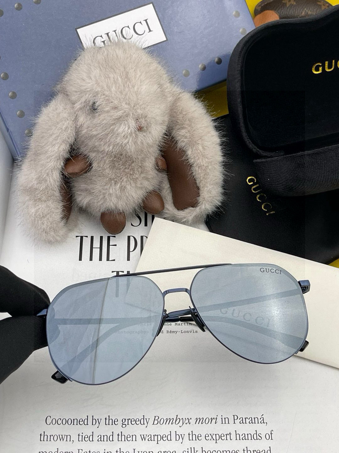        GUCCI 男款炫彩飞行员偏光太阳镜 ❤️材质：高清尼龙加厚卡槽高清偏光镜片 🌹无边框镜架