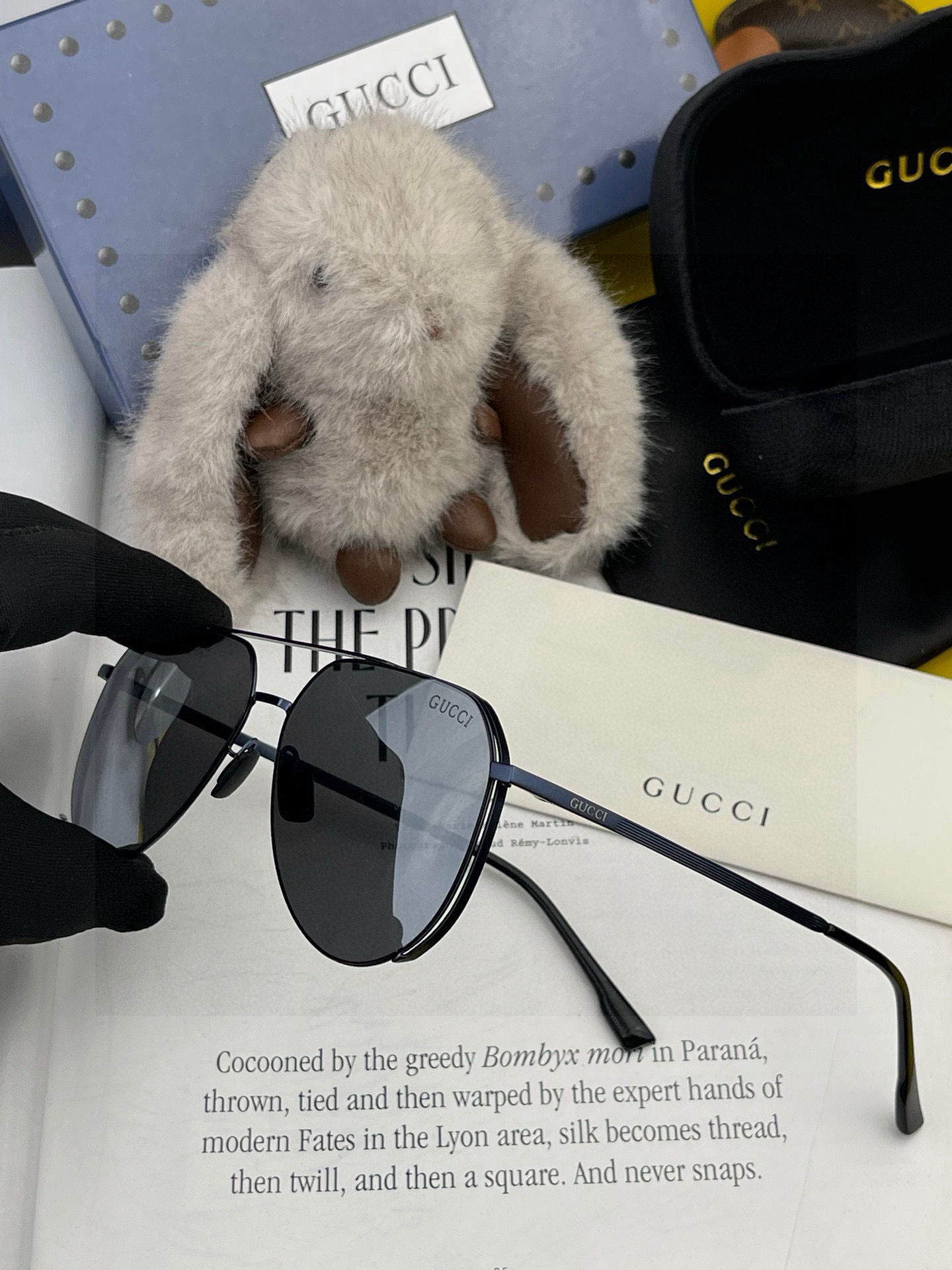        GUCCI 男款炫彩飞行员偏光太阳镜 ❤️材质：高清尼龙加厚卡槽高清偏光镜片 🌹无边框镜架