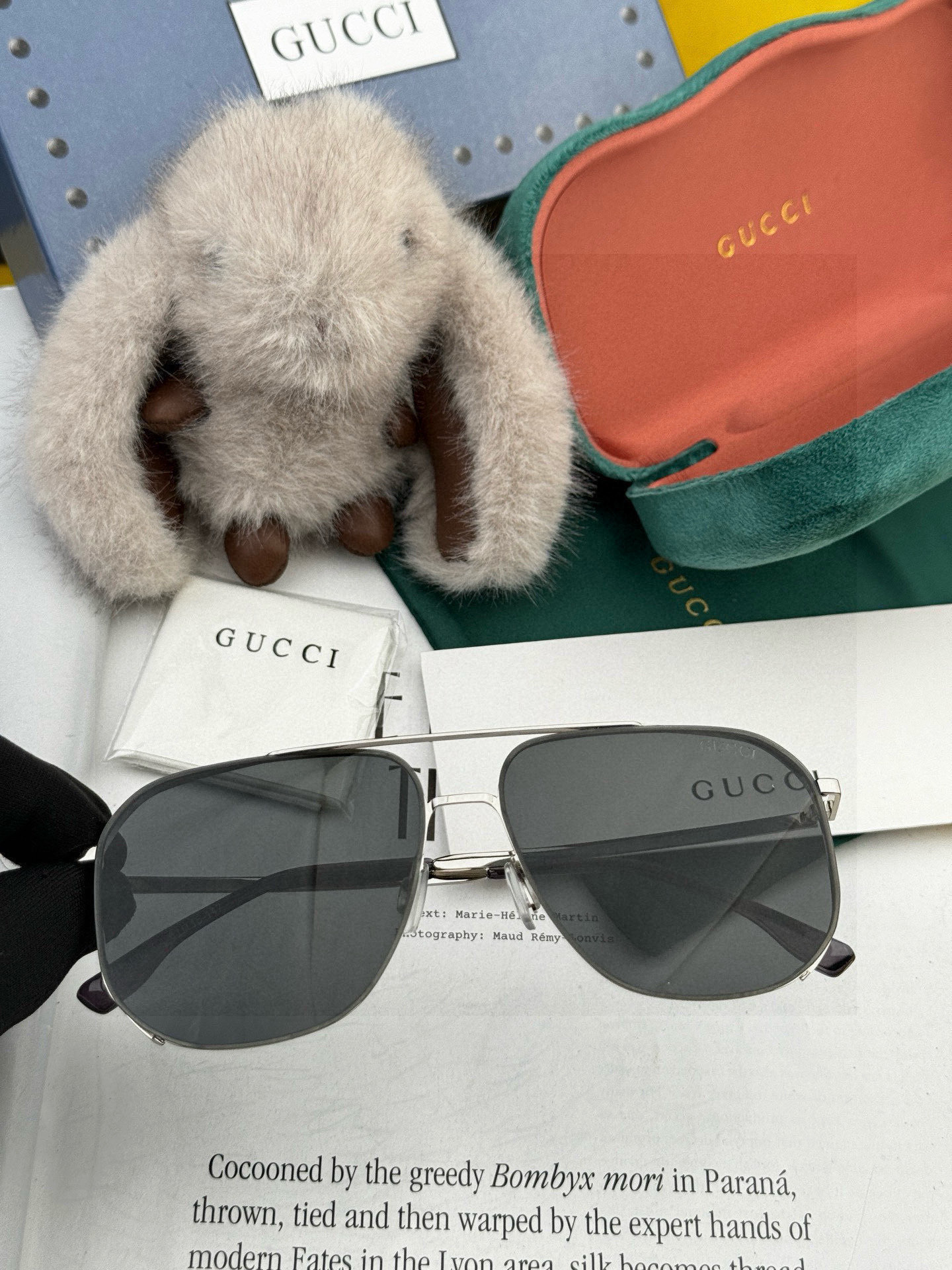         GUCCI 男款炫彩飞行员偏光太阳镜 ❤️材质：高清尼龙加厚卡槽高清偏光镜片 🌹无边框镜