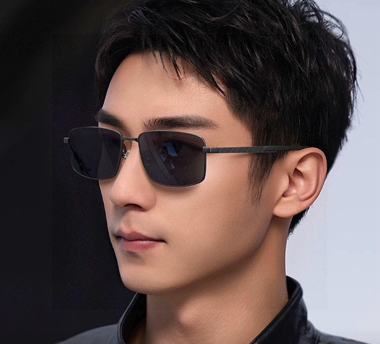        GUCCI 男款炫彩飞行员偏光太阳镜 ❤️材质：高清尼龙加厚卡槽高清偏光镜片 🌹无边框镜架