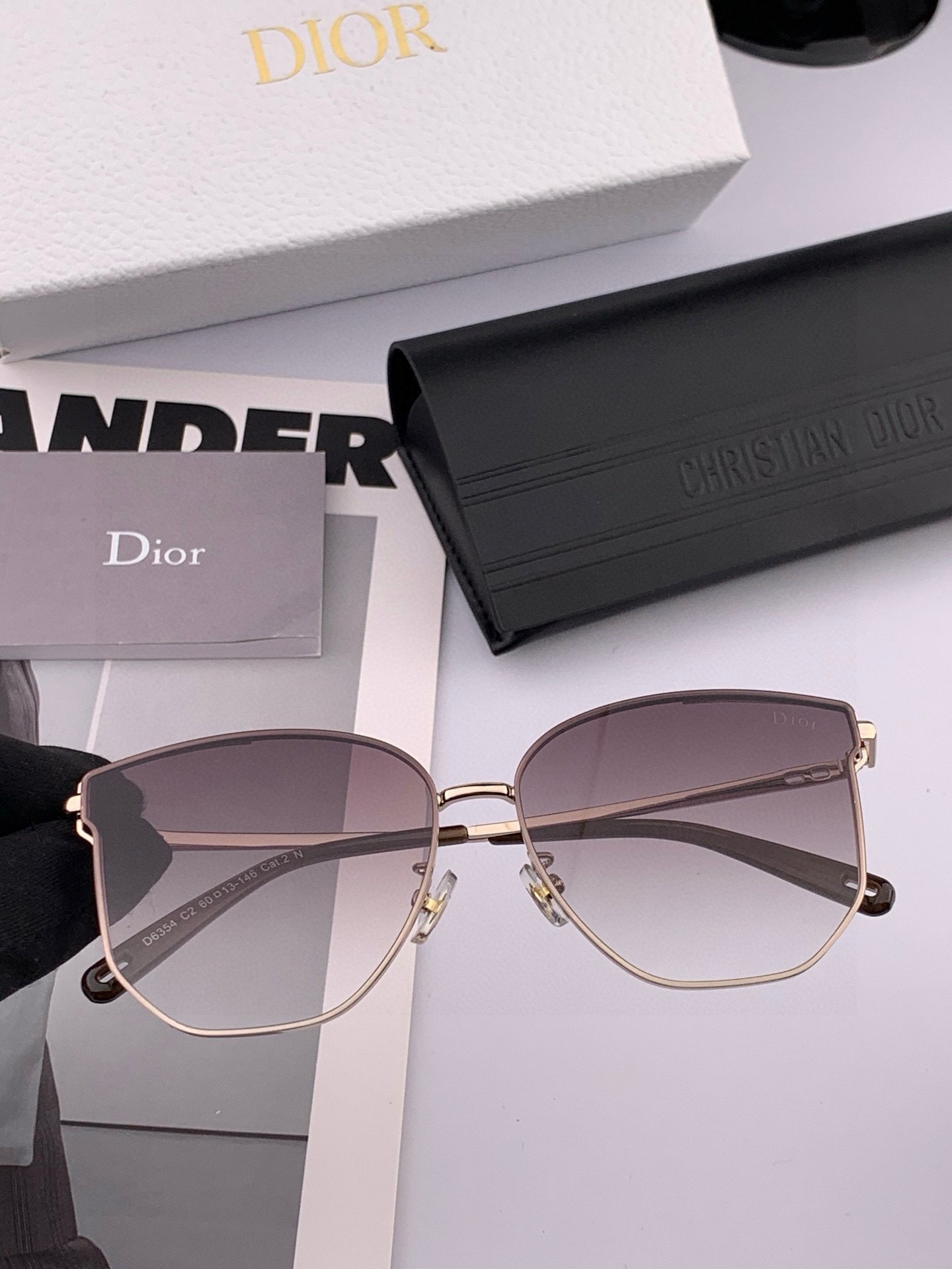 🔺 【DIOR-迪奥】2025开春新款 潮流爆款 时尚方框太阳镜 高品质 佩戴舒适 网红潮款墨镜 型号：