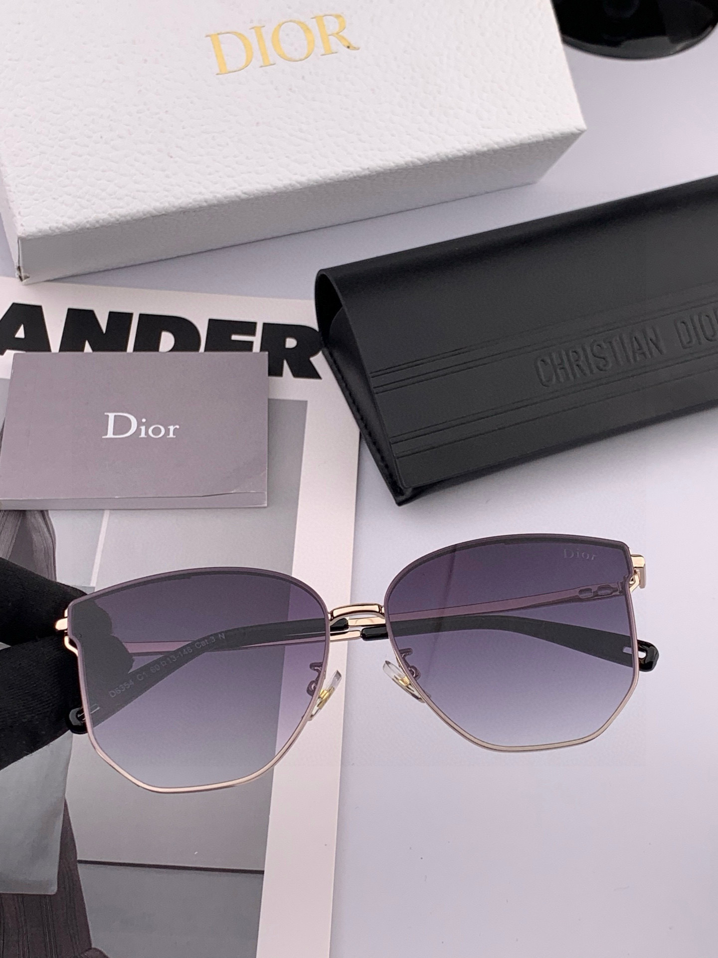 🔺 【DIOR-迪奥】2025开春新款 潮流爆款 时尚方框太阳镜 高品质 佩戴舒适 网红潮款墨镜 型号：