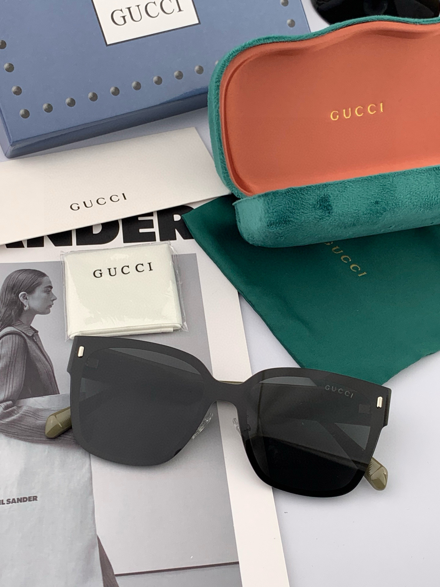   GUCCI  新款连体尼龙偏光太眼镜，情侣款时尚方框太阳镜佩戴舒适网红潮流款墨镜，大气女人范儿，大脸