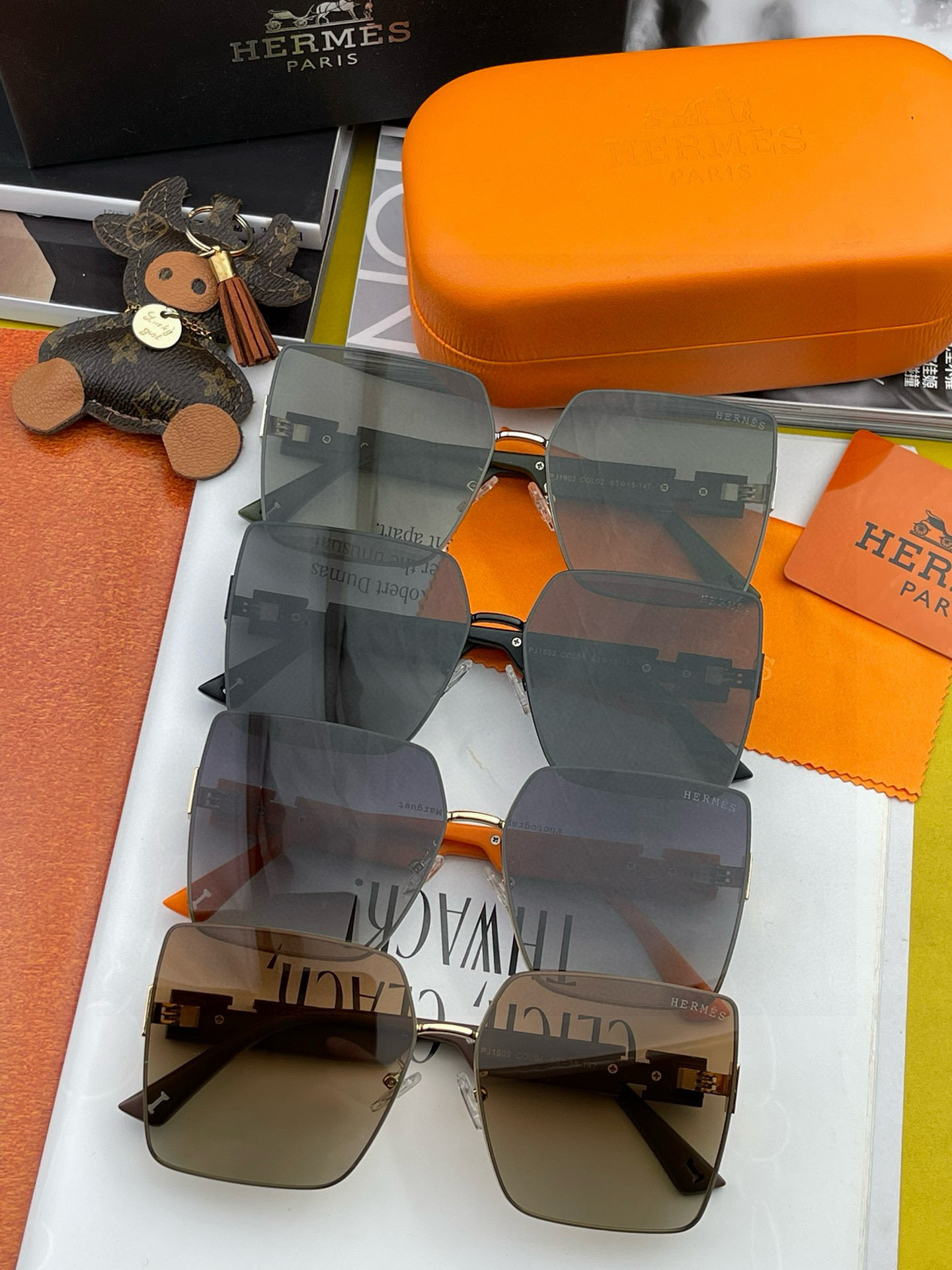  【尼龙偏光系列】爱马仕   经典的方框设计，不挑脸型，无论搭配大衣还是连衣裙都非常显气质尼龙偏光镜片预