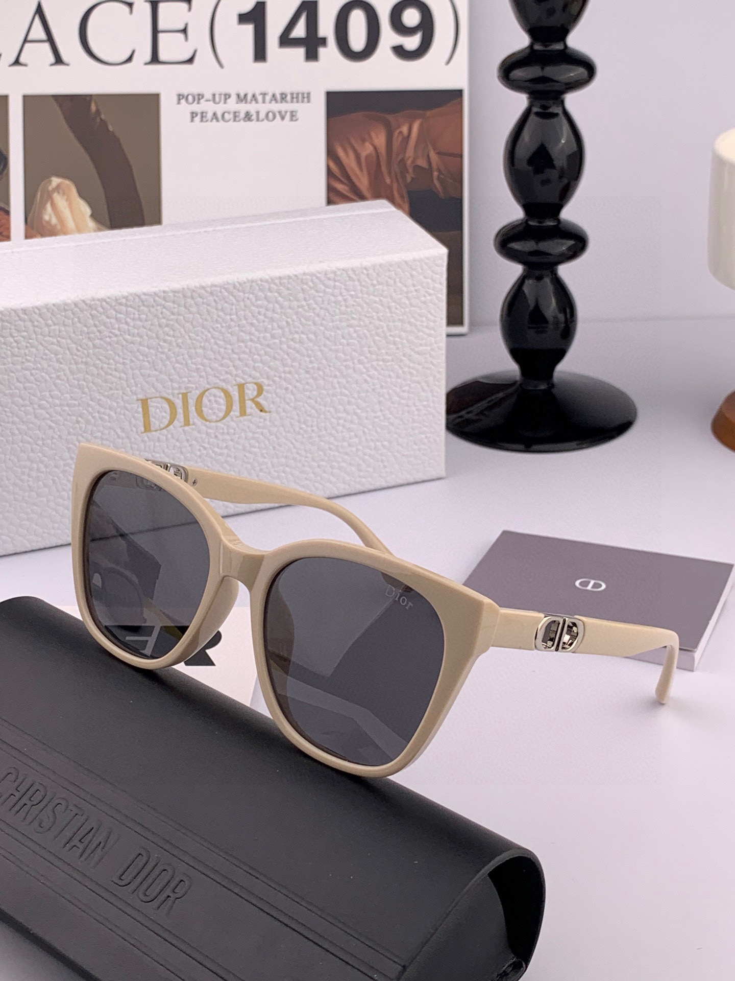   【DIOR】2025新款潮流爆款 时尚方框太阳镜 佩戴舒适 网红潮款墨镜  女士高清加厚偏光太阳镜🕶