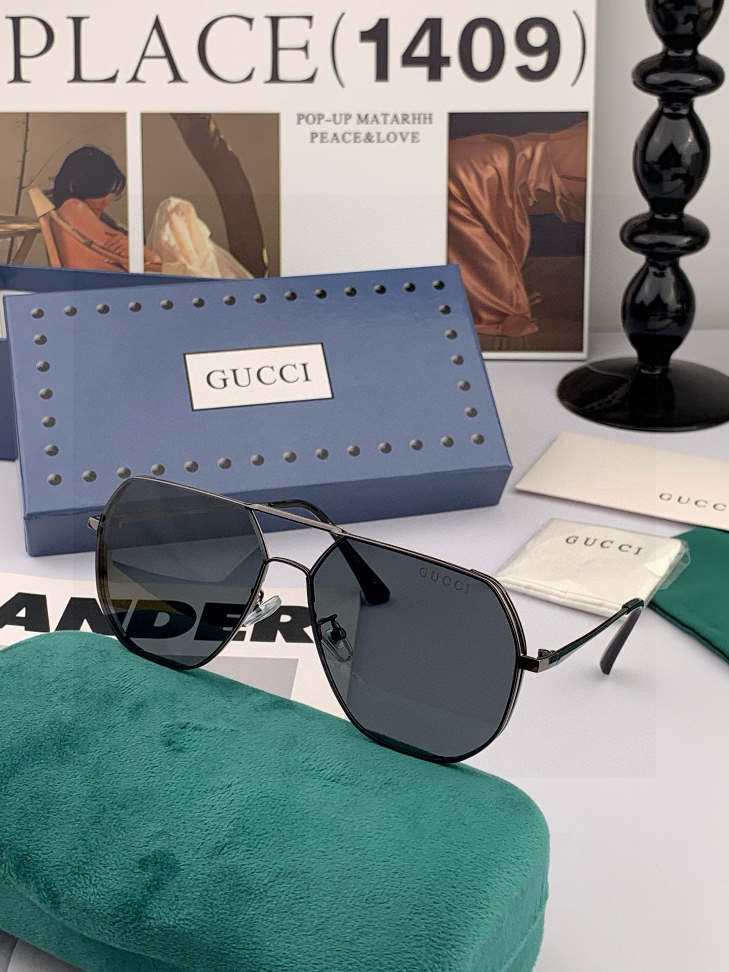       LV 男款炫彩飞行员偏光太阳镜 ❤️材质：高清尼龙加厚卡槽高清偏光镜片 🌹无边框镜架💕颜👍型