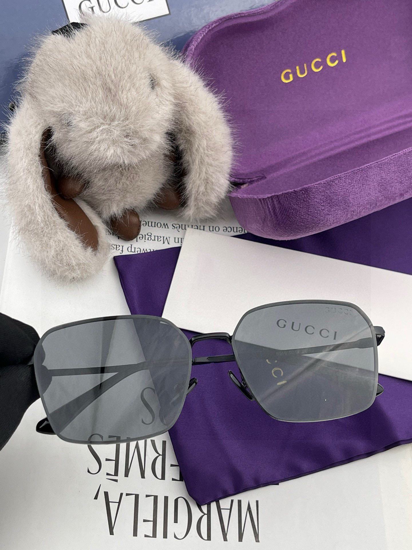        GUCCI 男款炫彩飞行员偏光太阳镜 ❤️材质：高清尼龙加厚卡槽高清偏光镜片 🌹无边框镜架