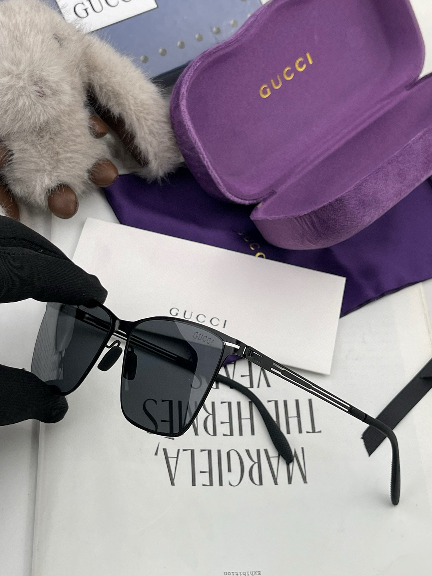       GUCC* 2025新款男女情侣款太阳iP电镀永不褪色 卖点：超轻超有弹性整幅眼镜无螺丝重要