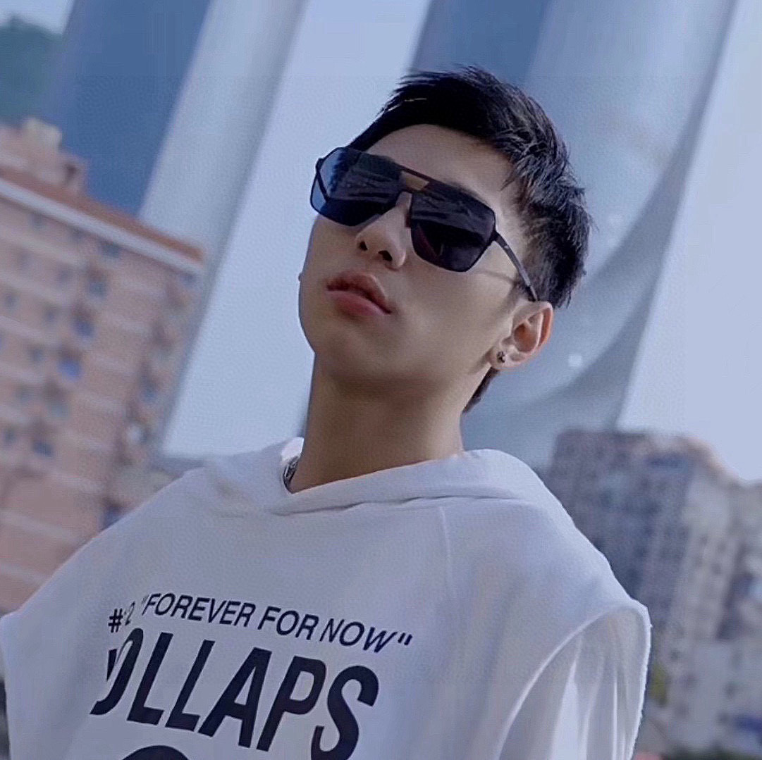         GUCCI 男款炫彩飞行员偏光太阳镜 ❤️材质：高清尼龙加厚卡槽高清偏光镜片 🌹无边框镜