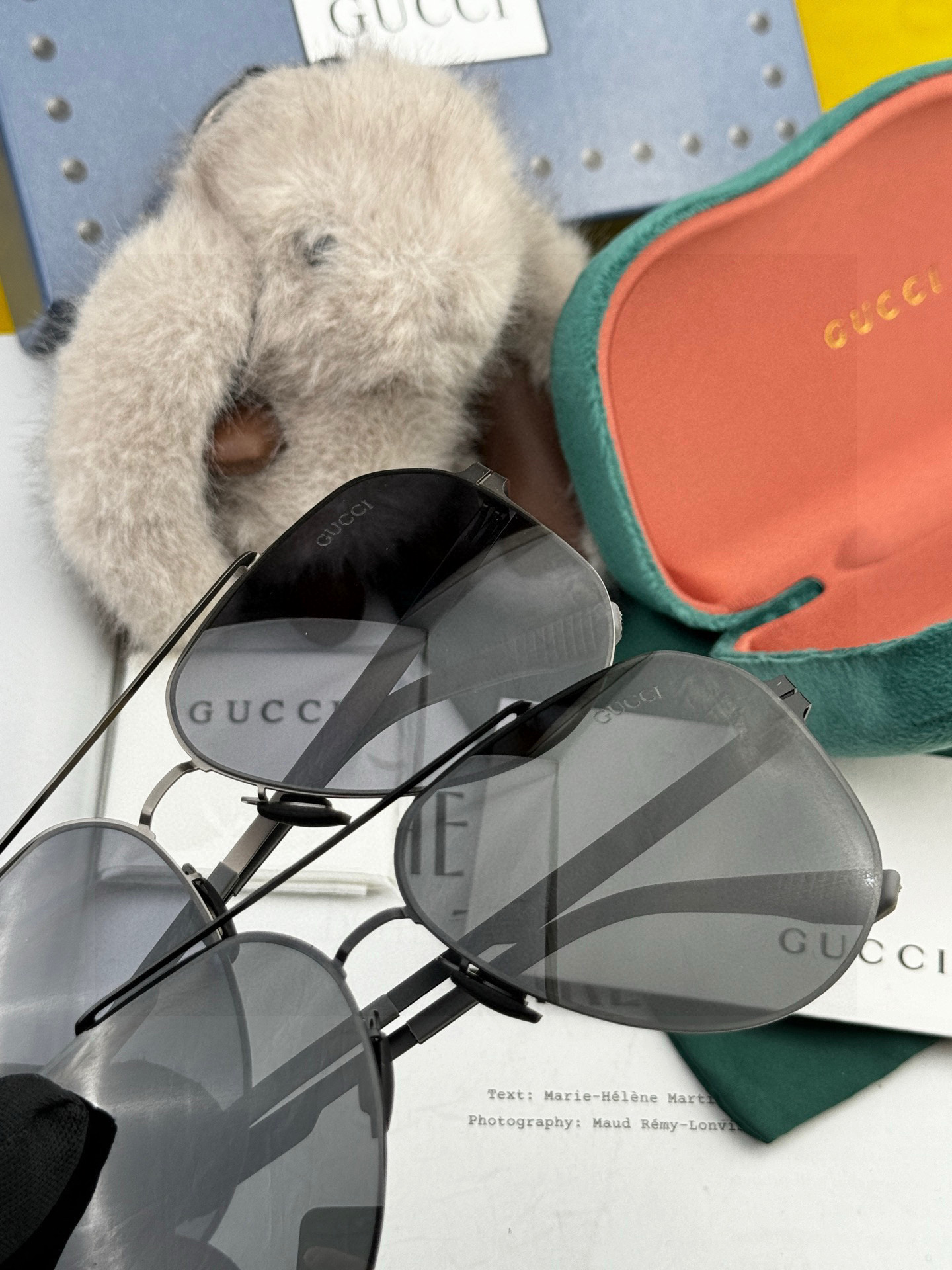       GUCC* 2025 新款男女情侣款太阳iP电镀永不褪色 卖点：超轻超有弹性整幅眼镜无螺丝重