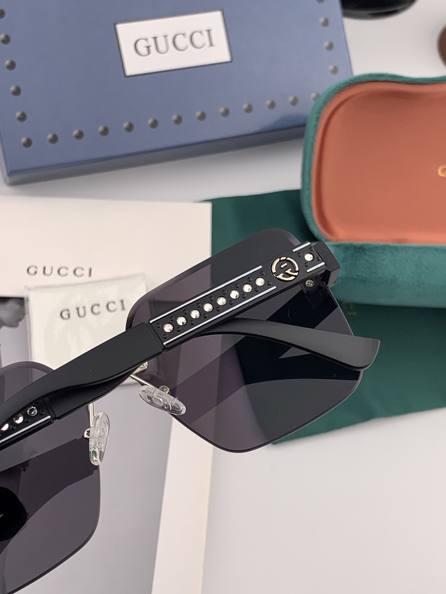  🔺 【GUCCI】2025开春新款 潮流爆款 时尚方框太阳镜 高品质 佩戴舒适 网红潮款墨镜 型号：G