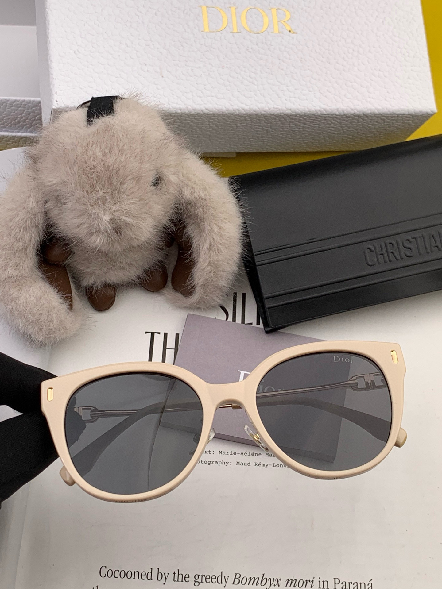   【DIOR】2025新款潮流爆款 时尚方框太阳镜 佩戴舒适 网红潮款墨镜  女士高清加厚偏光太阳镜🕶