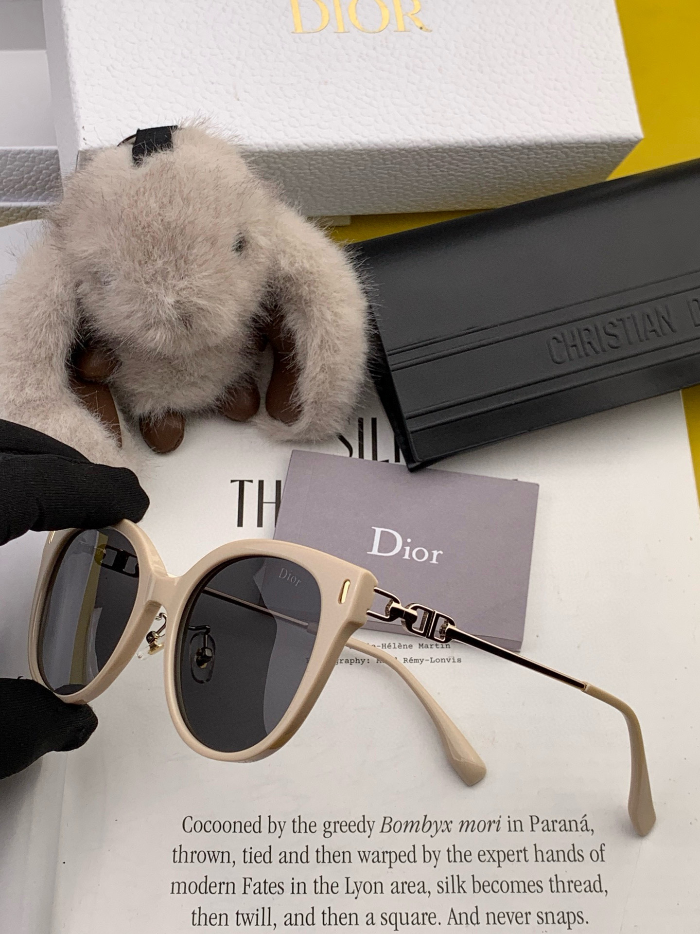   【DIOR】2025新款潮流爆款 时尚方框太阳镜 佩戴舒适 网红潮款墨镜  女士高清加厚偏光太阳镜🕶