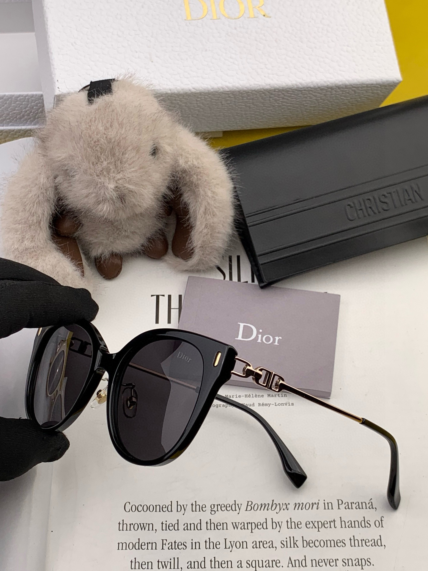   【DIOR】2025新款潮流爆款 时尚方框太阳镜 佩戴舒适 网红潮款墨镜  女士高清加厚偏光太阳镜🕶