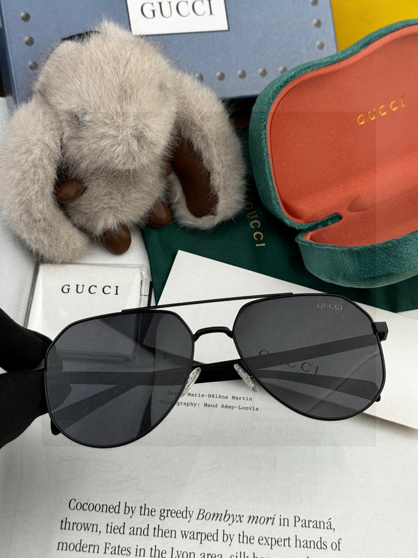   Gucci 。  高品质男女款墨镜   👍 进口宝丽来偏光镜片  。蛤蟆镜 开车钓鱼都可 。百搭显瘦