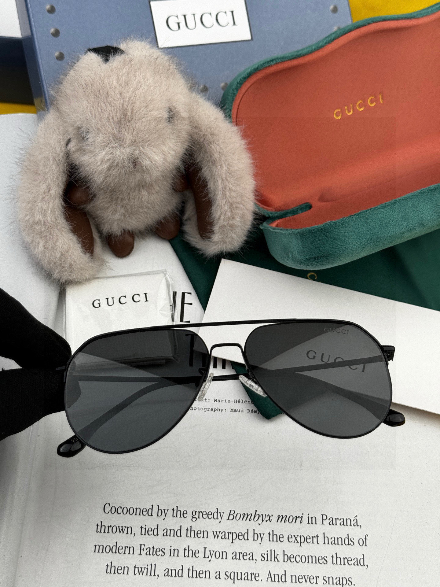        GUCCI 男款炫彩飞行员偏光太阳镜 ❤️材质：高清尼龙加厚卡槽高清偏光镜片 🌹无边框镜架