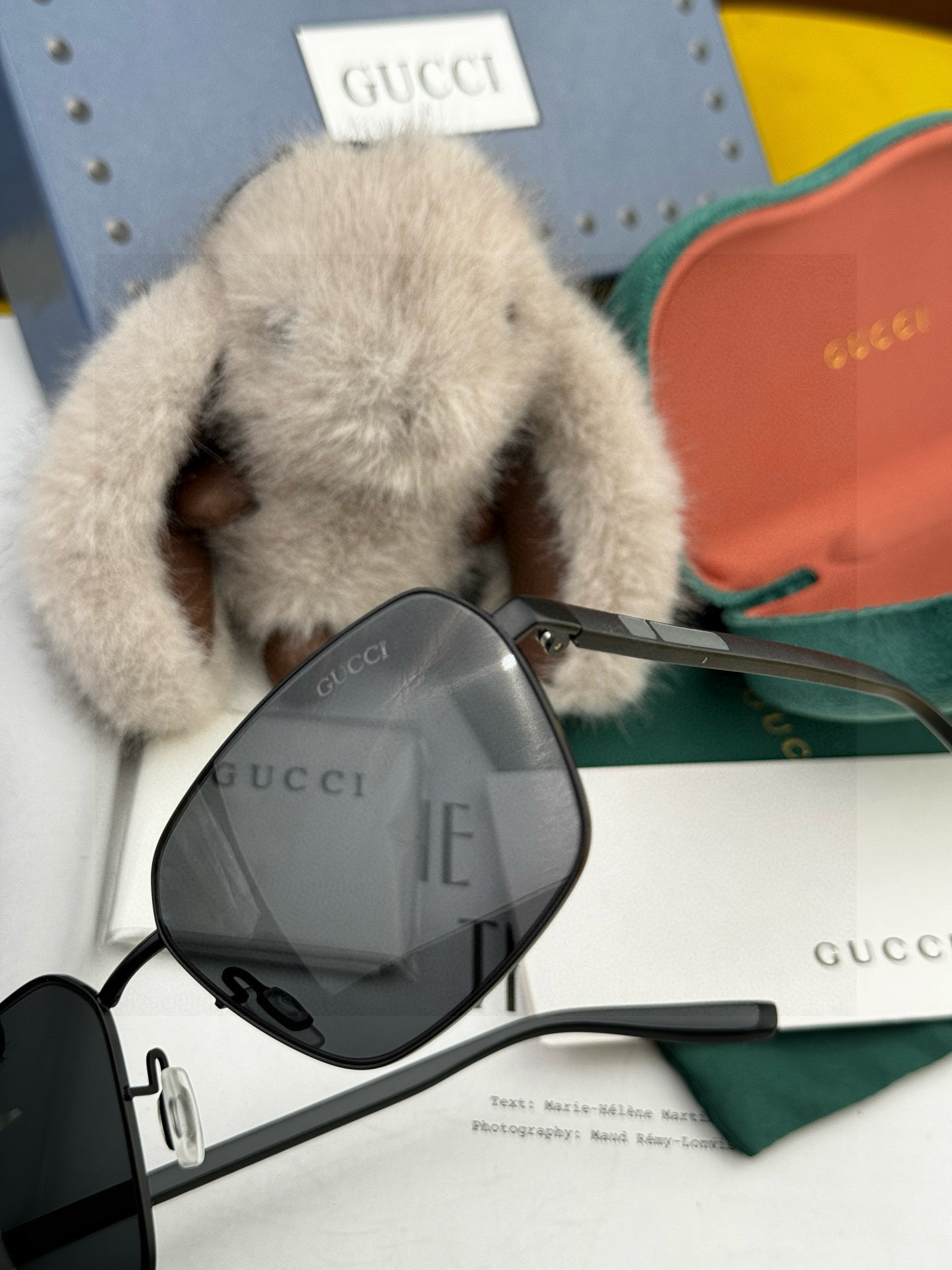         GUCCI 男款炫彩飞行员偏光太阳镜 ❤️材质：高清尼龙加厚卡槽高清偏光镜片 🌹无边框镜