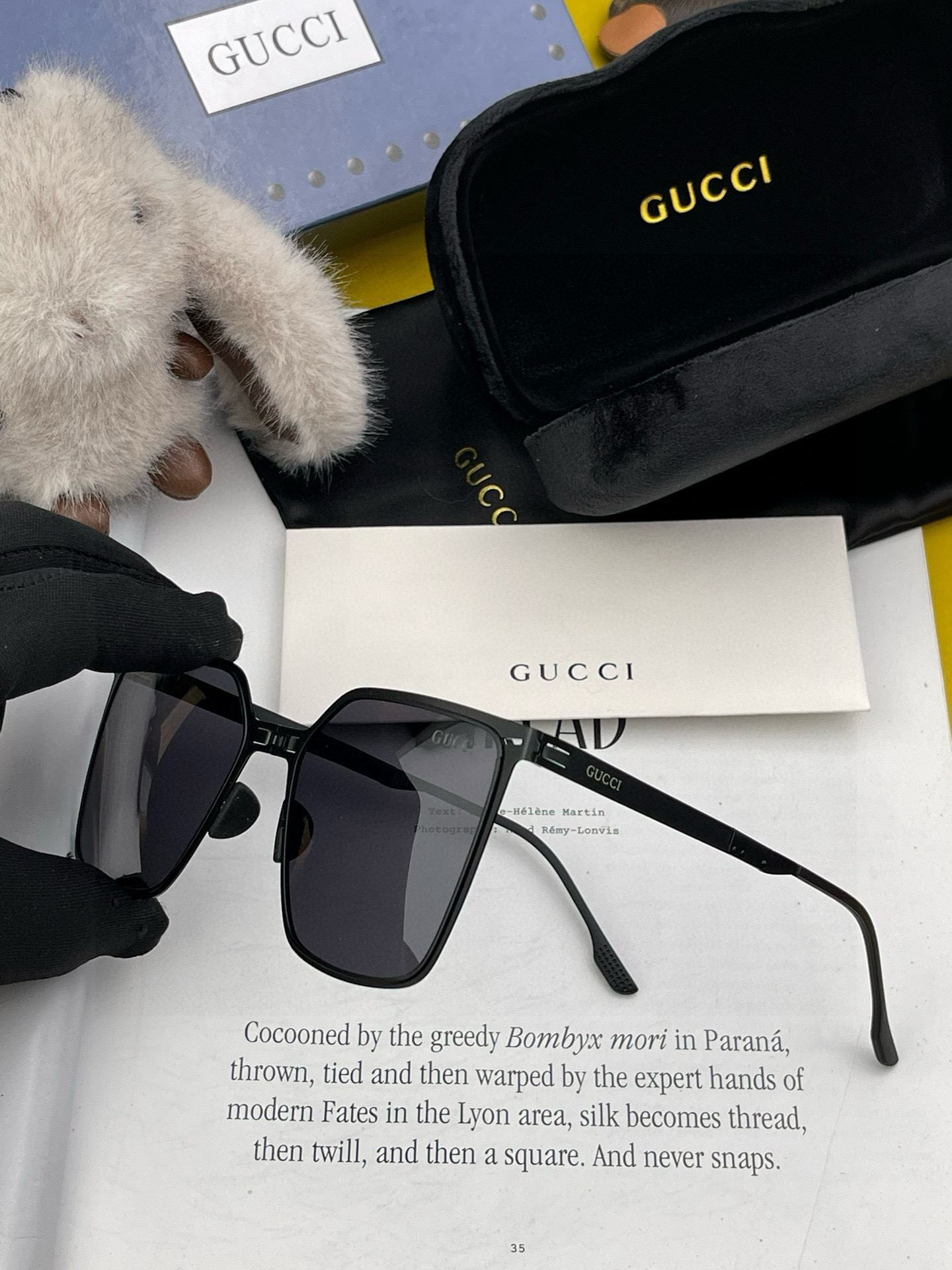         GUCCI 炫彩飞行员偏光太阳镜 ❤️材质：高清尼龙加厚卡槽高清偏光镜片 🌹折叠镜框 更
