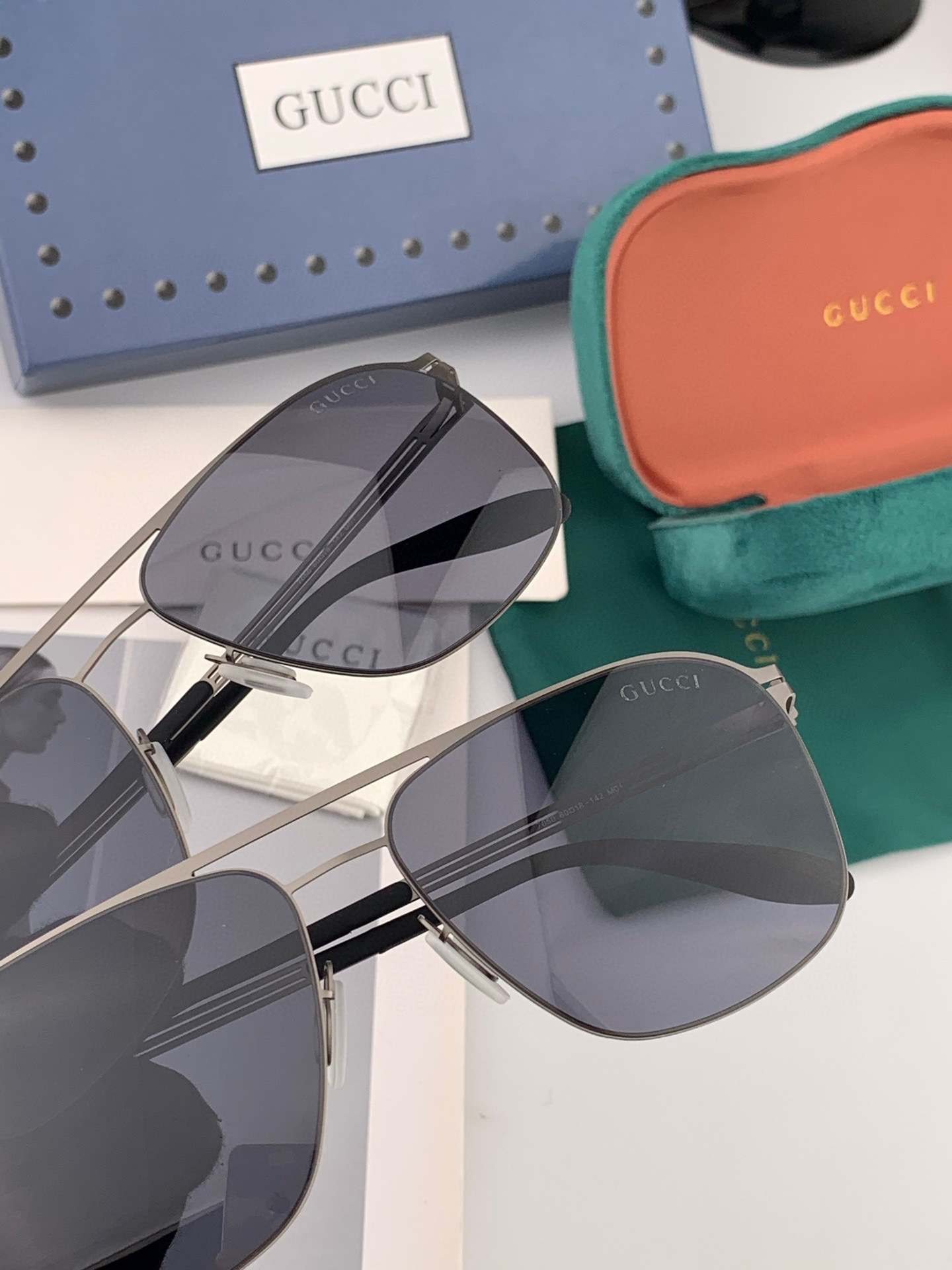 ♦️ GUCCI 2025新款男女情侣款太阳镜iP电镀永不褪色 超轻超有弹性整幅眼镜无螺丝重要的是压不坏