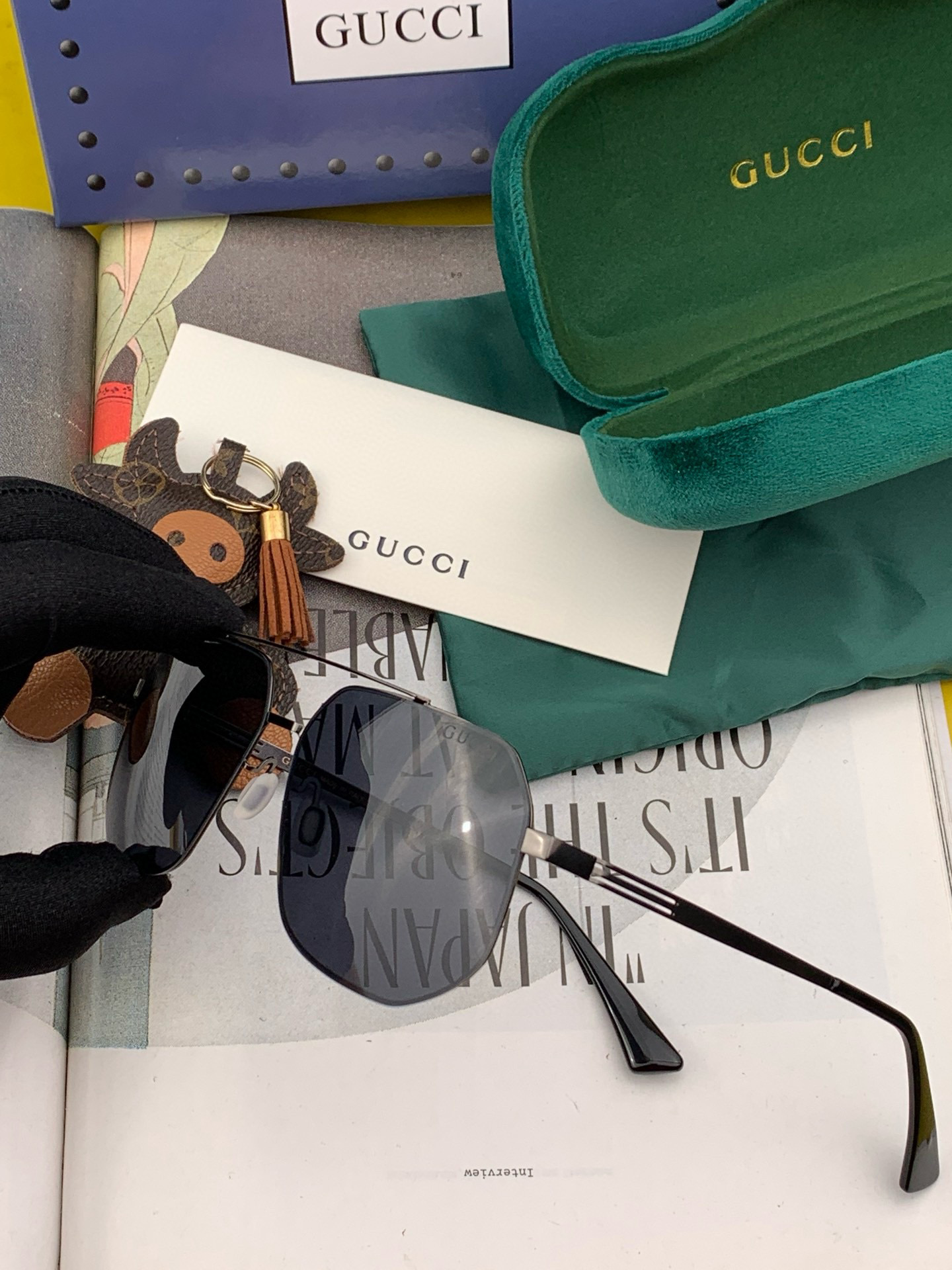        GUCCI 男款炫彩飞行员偏光太阳镜 ❤️材质：高清尼龙加厚卡槽高清偏光镜片 🌹无边框镜架