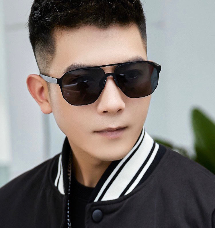         GUCCI 男款炫彩飞行员偏光太阳镜 ❤️材质：高清尼龙加厚卡槽高清偏光镜片 🌹无边框镜