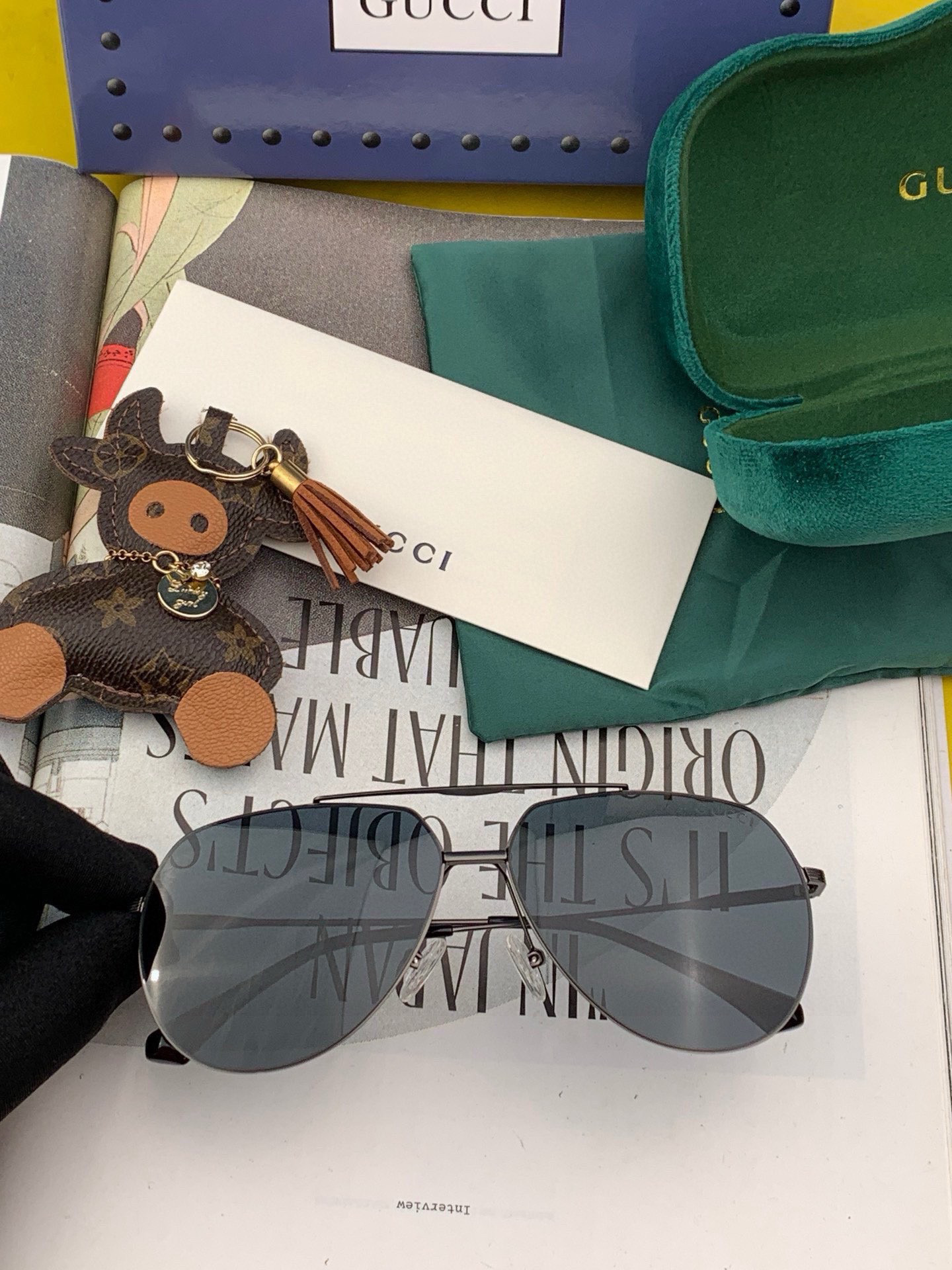         GUCCI 男款炫彩飛行員偏光太陽鏡 ❤️材質：高清尼龍加厚卡槽高清偏光鏡片 🌹無邊框鏡