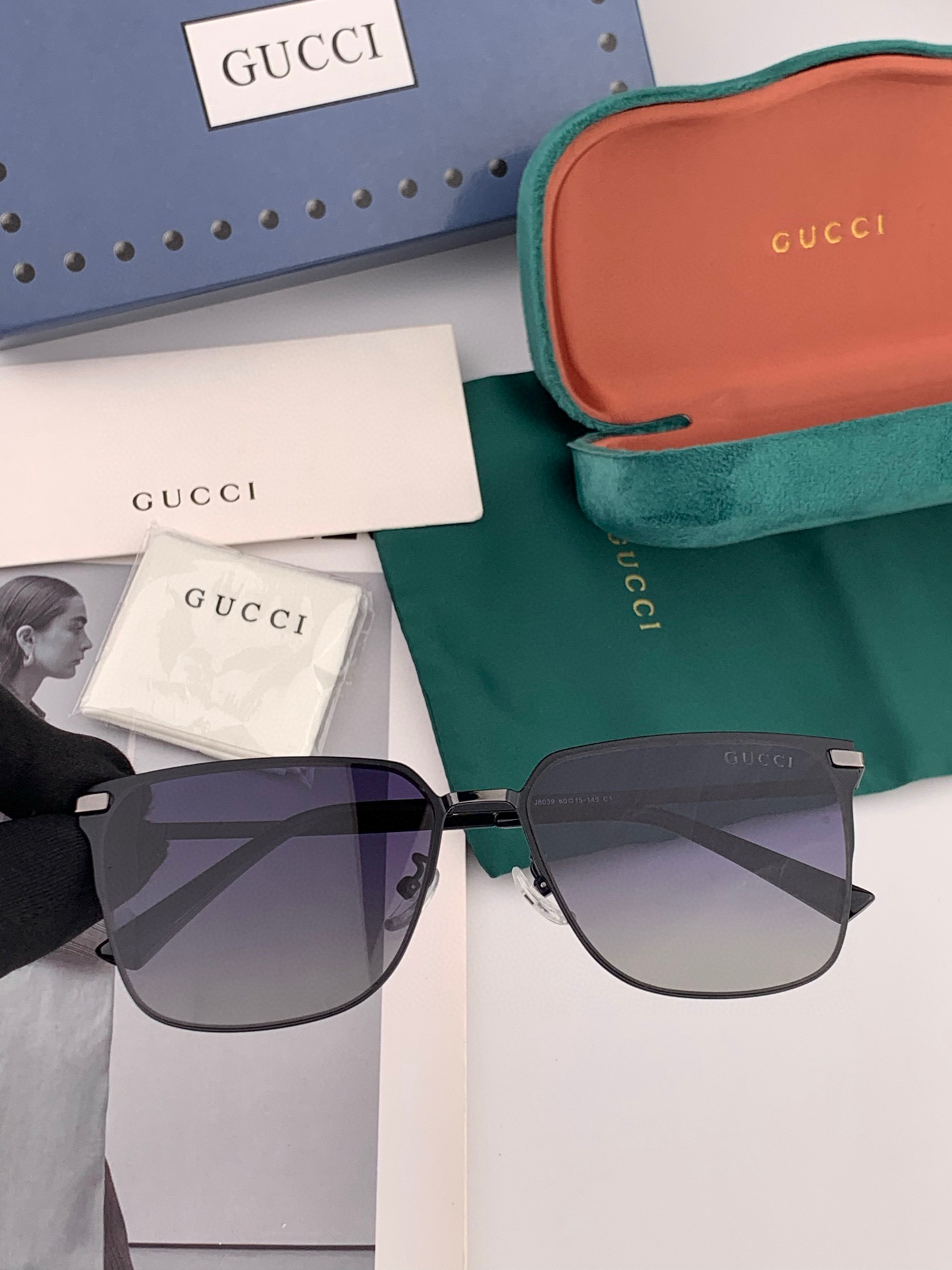        GUCCI 男款炫彩飞行员偏光太阳镜 ❤️材质：高清尼龙加厚卡槽高清偏光镜片 🌹无边框镜架