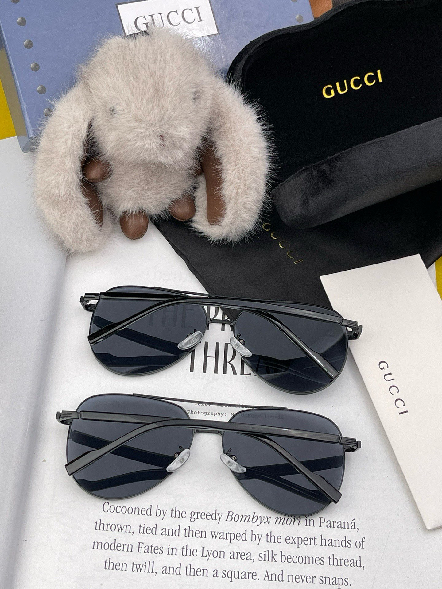      GUCCI 男款炫彩飞行员偏光太阳镜 ❤️材质：高清尼龙加厚卡槽高清偏光镜片 🌹无边框镜架💕颜