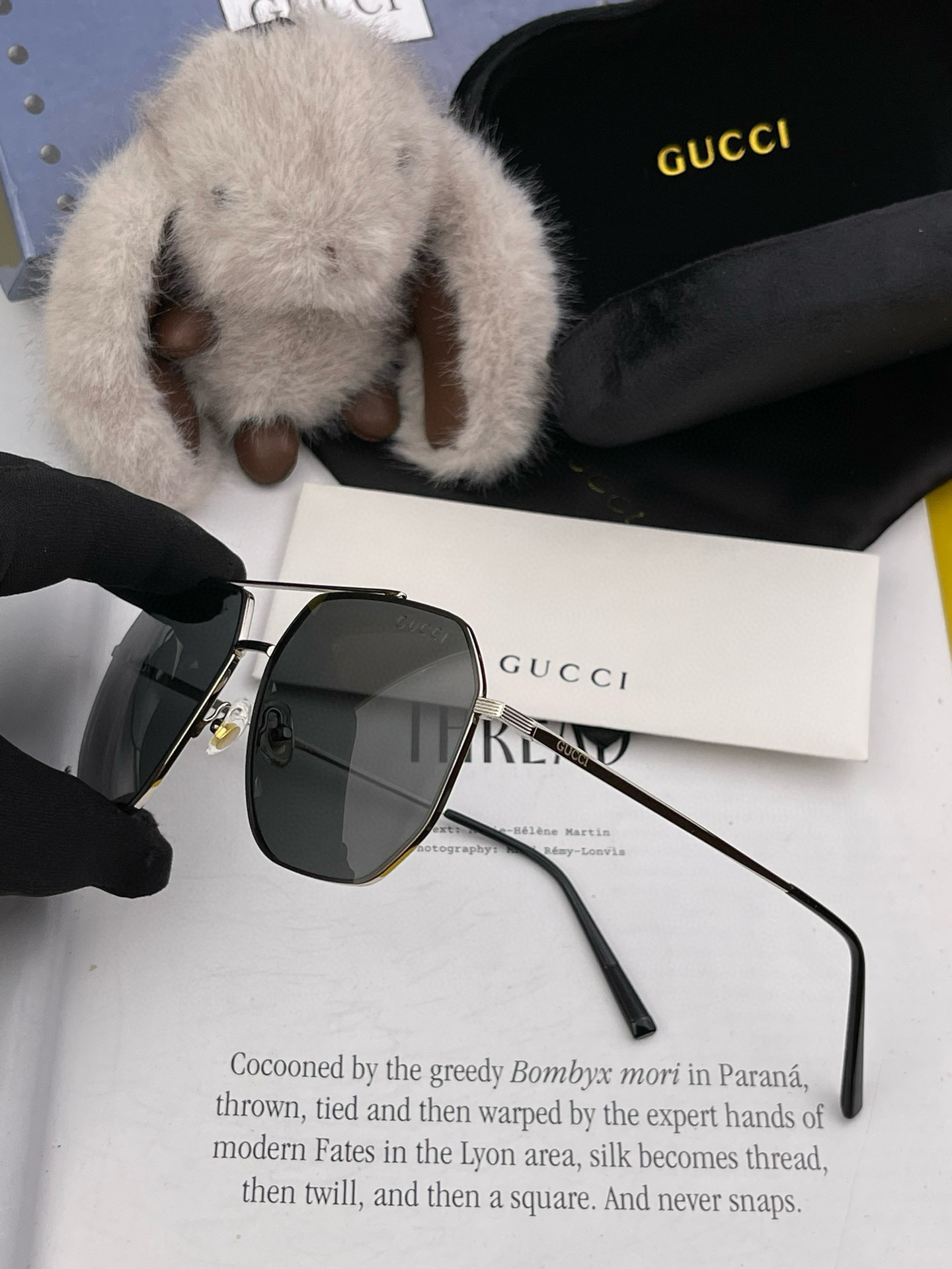         GUCCI 男款炫彩飞行员偏光太阳镜 ❤️材质：高清尼龙加厚卡槽高清偏光镜片 🌹无边框镜